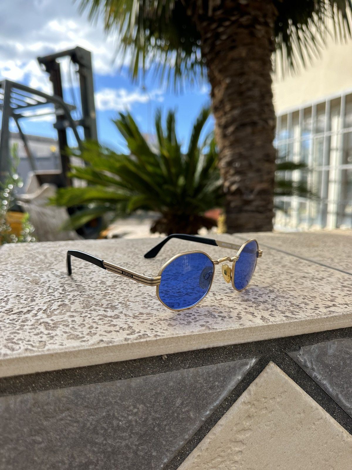 Versace × Versus Versace Gianni Versace Sunglasses Gold Vintage mod.F09 Size ONE SIZE - 2 Thumbnail