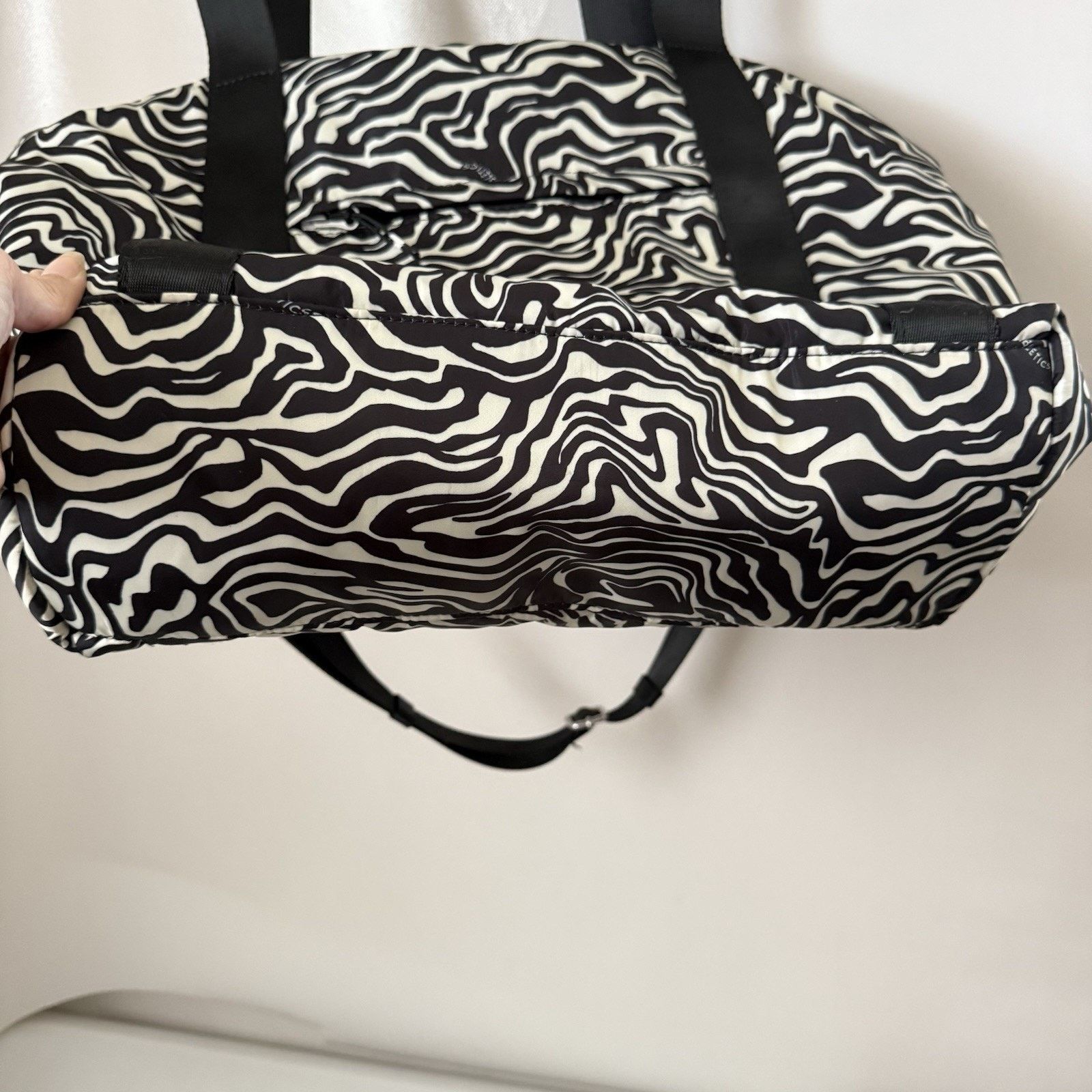Fabletics Fabletics Everyday Tote Marbled Zebra Gym Travel Laptop Bag Size ONE SIZE - 6 Thumbnail