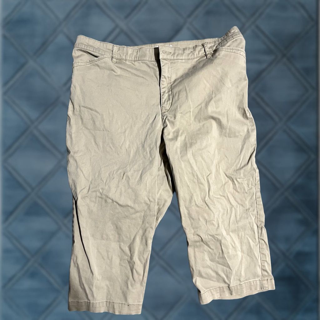 Gloria Vanderbilt Gloria Vanderbilt Khaki Capri Pants Womens 14 Stretch Cotton Crop Twill Straight Inseam 17.5 Beige Baseball Logo Pockets Capris Size 36" / US 14 / IT 50 - 1 Thumbnail