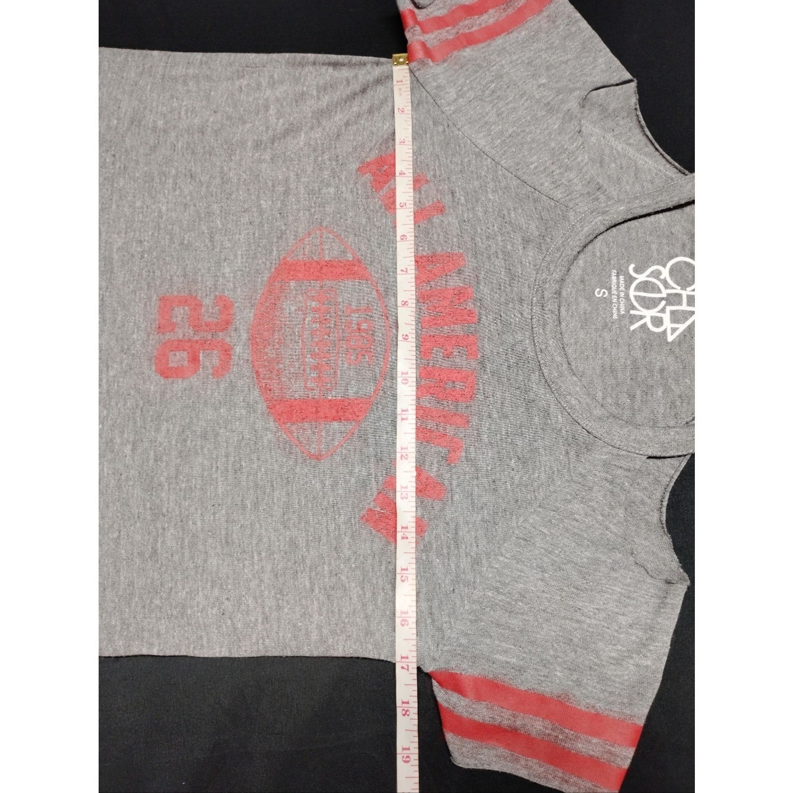 Chaser Brand Gray Cold Shoulder Tee w Red All American Football Graphic Size S / US 4 / IT 40 - 5 Thumbnail