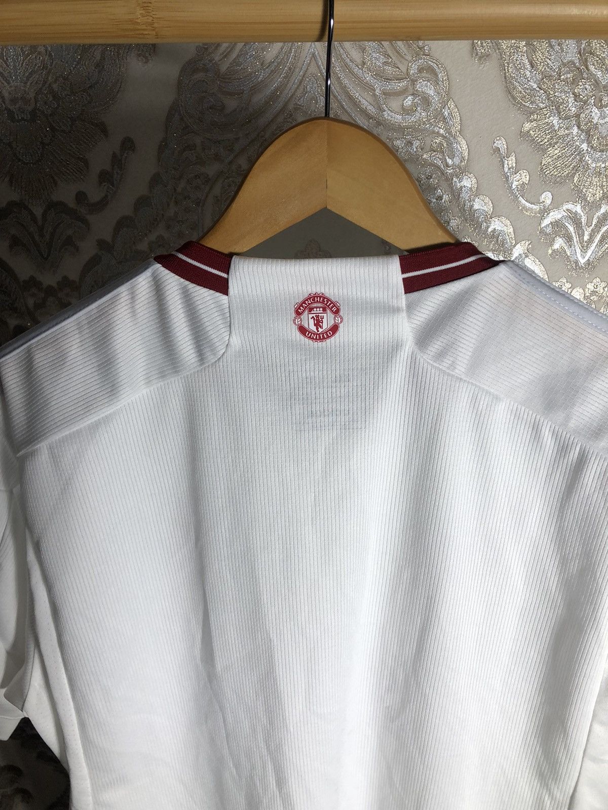 Vintage VERY RARE ADIDAS MANCHESTER UNITED ENGLAND SOCCER JERSEY Y2K Size US XXL / EU 58 / 5 - 7 Thumbnail