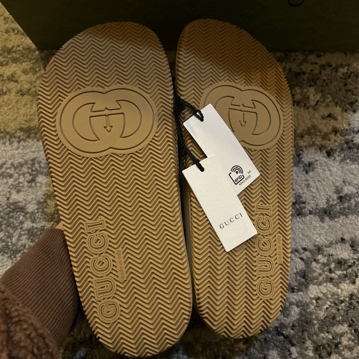Gucci Gucci GG Interlocking Logo Rubber Sandals Slides size 38 Size US 8 / IT 38 - 4 Thumbnail
