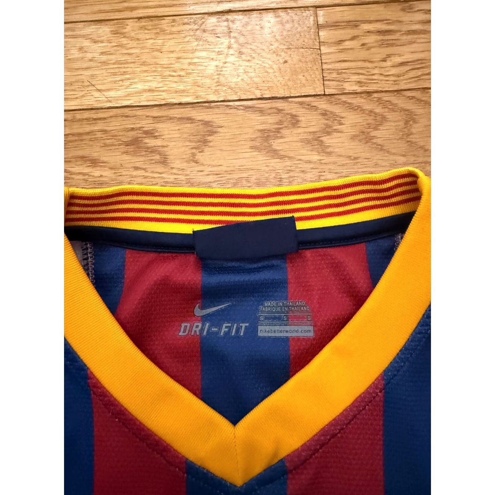 Nike Nike FC Barcelona Messi Jersey Striped Short Sleeve Red Blue sz S Mens Size US S / EU 44-46 / 1 - 6 Thumbnail