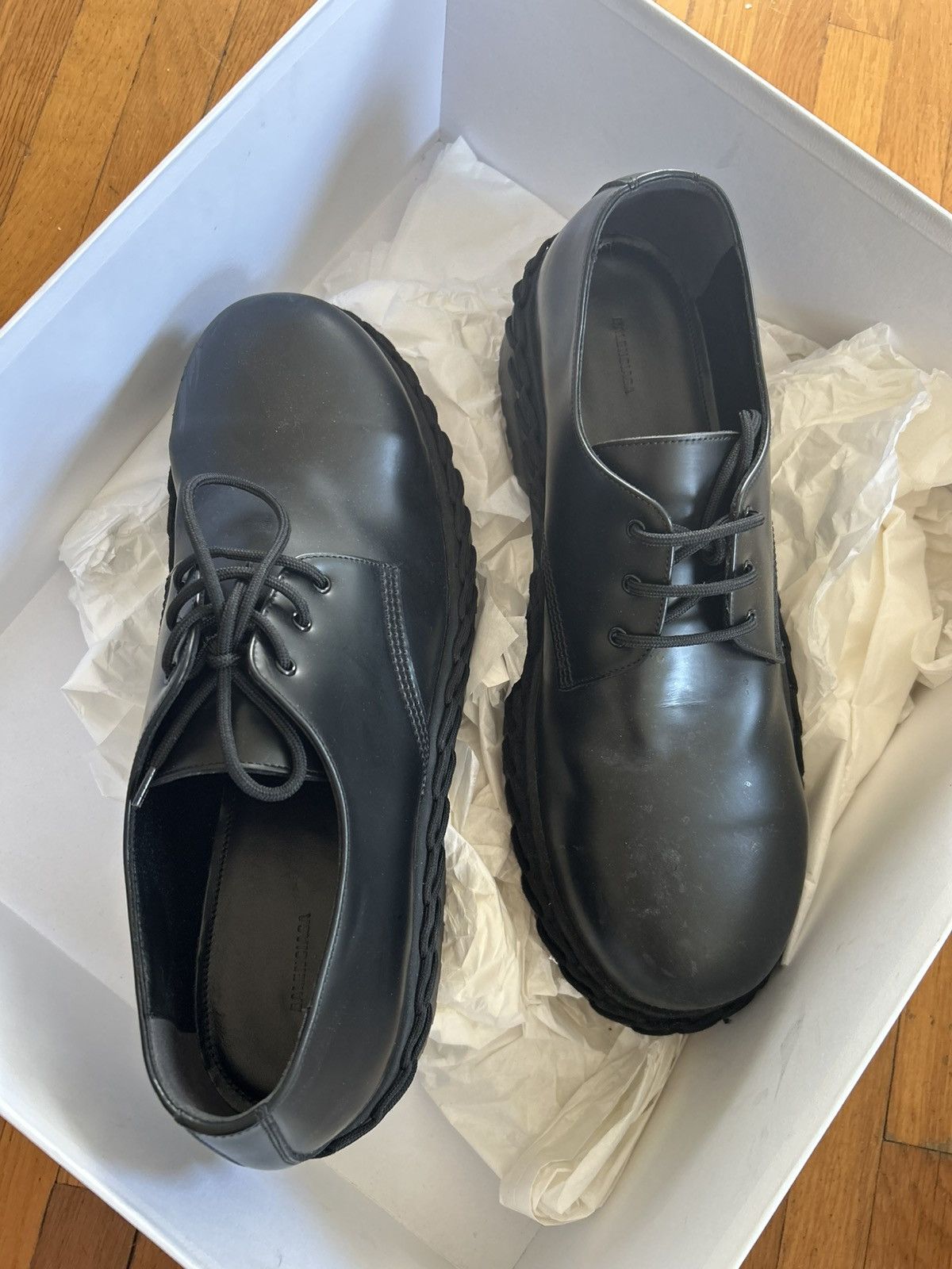 Balenciaga Balenciaga lace detail shoes Size US 12 / EU 45 - 6 Thumbnail