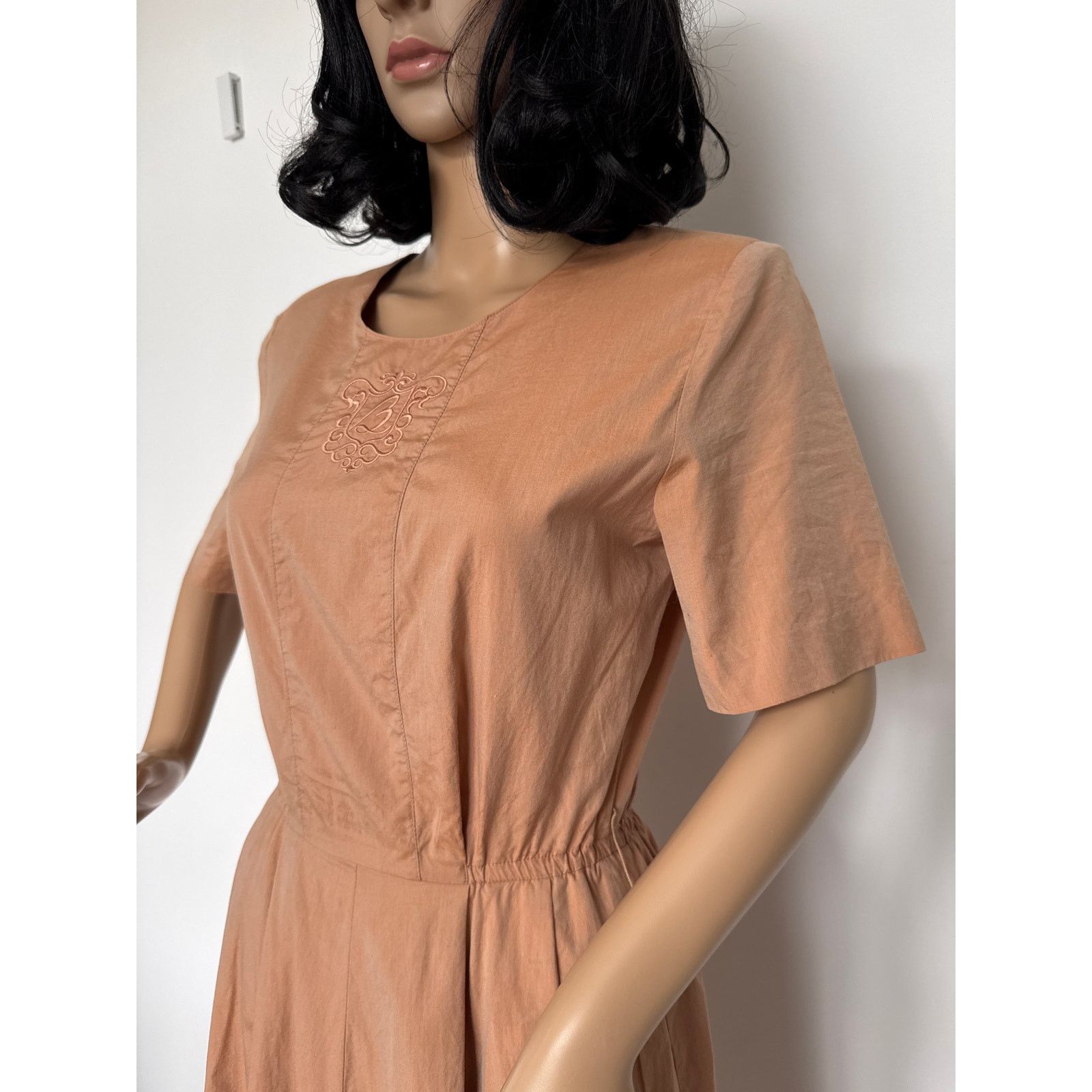 Burberry 70's Burberrys Tan day dress Embroidered Crest, size tab S Size S / US 4 / IT 40 - 5 Thumbnail