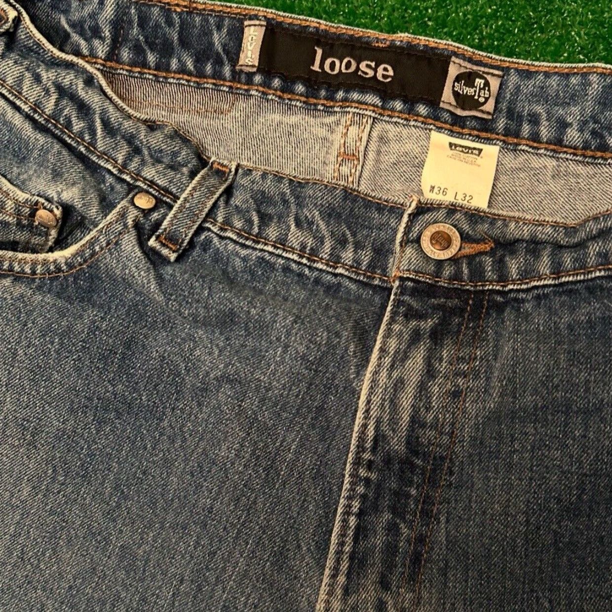 Levi's VINTAGE Levi’s Silver Tab Jeans Men 36 Hip Hop Y2K 90s Skater Wide-Leg Baggy Inseam 32 VTG Size US 36 / EU 52 - 4 Thumbnail