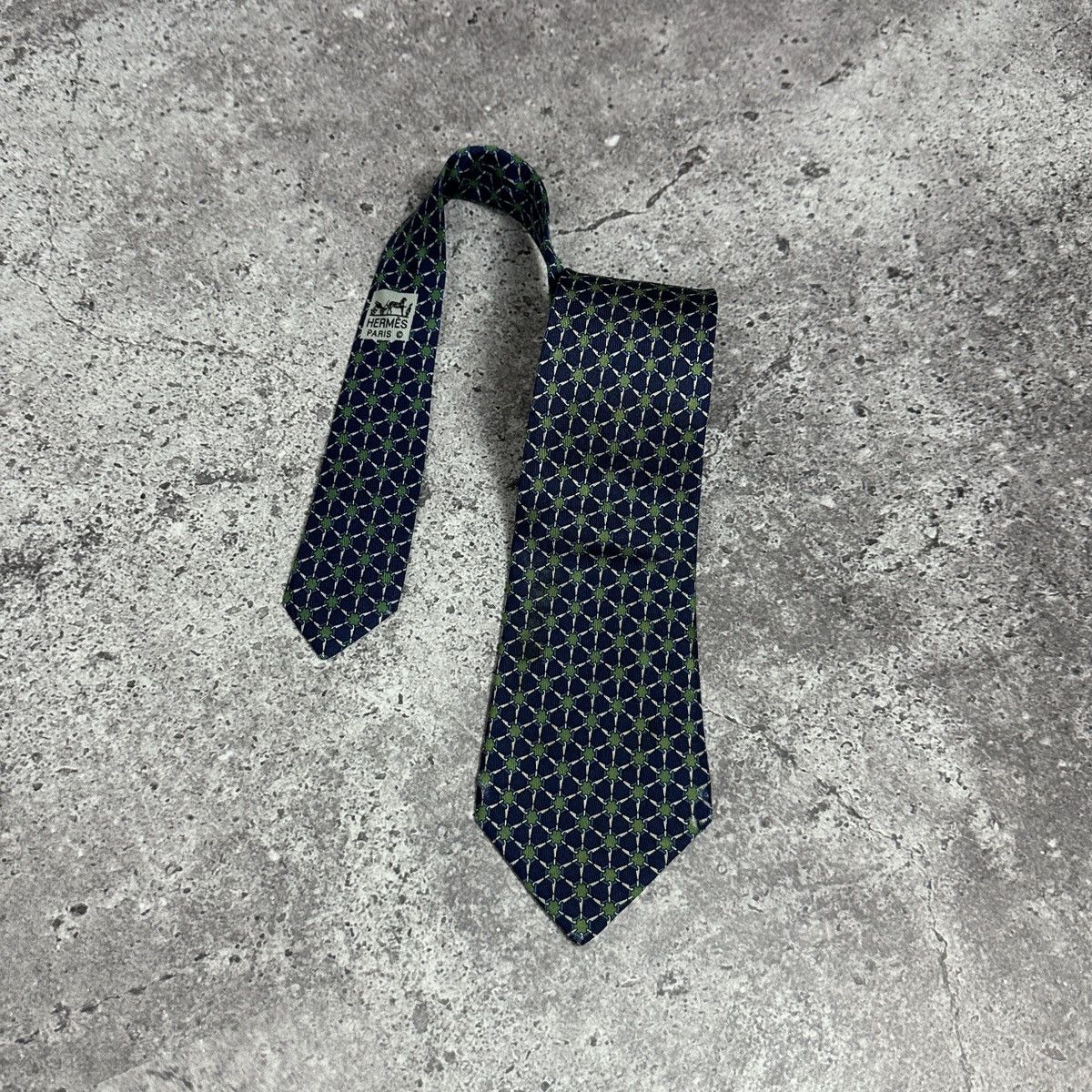 Hermes Vintage 90s Hermes Paris Silk tie France luxury y2k hype Size ONE SIZE - 1 Thumbnail