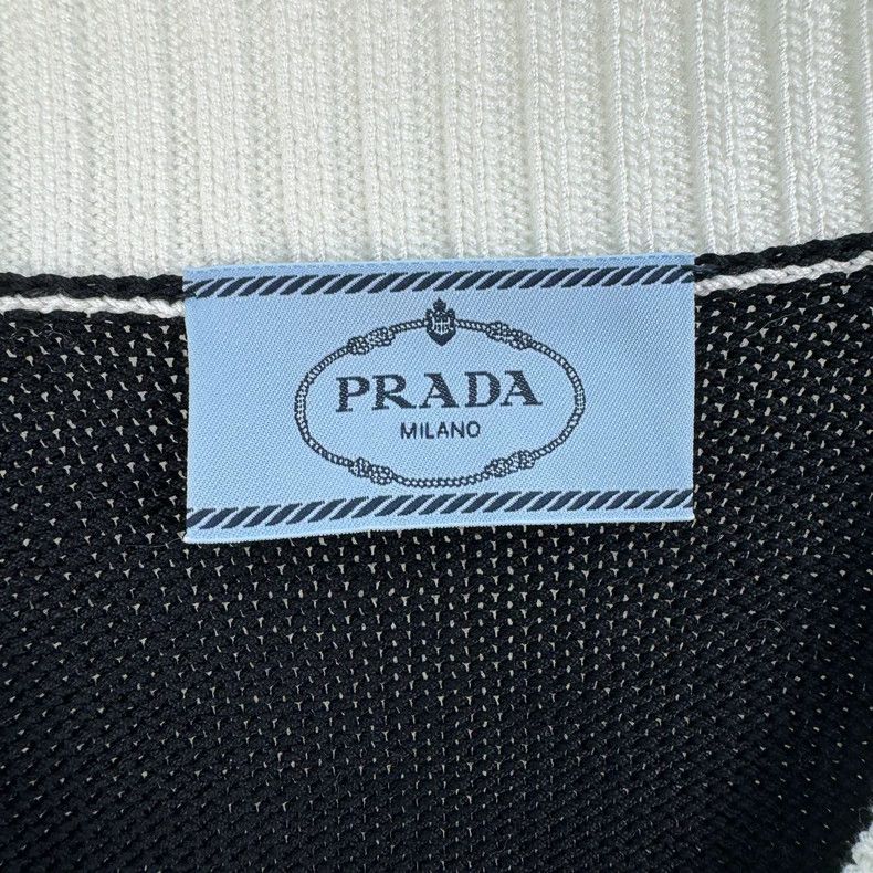 Prada Prada Black classic logo medium-sleeved cardigan jacket 250 Size US XS / EU 42 / 0 - 7 Thumbnail
