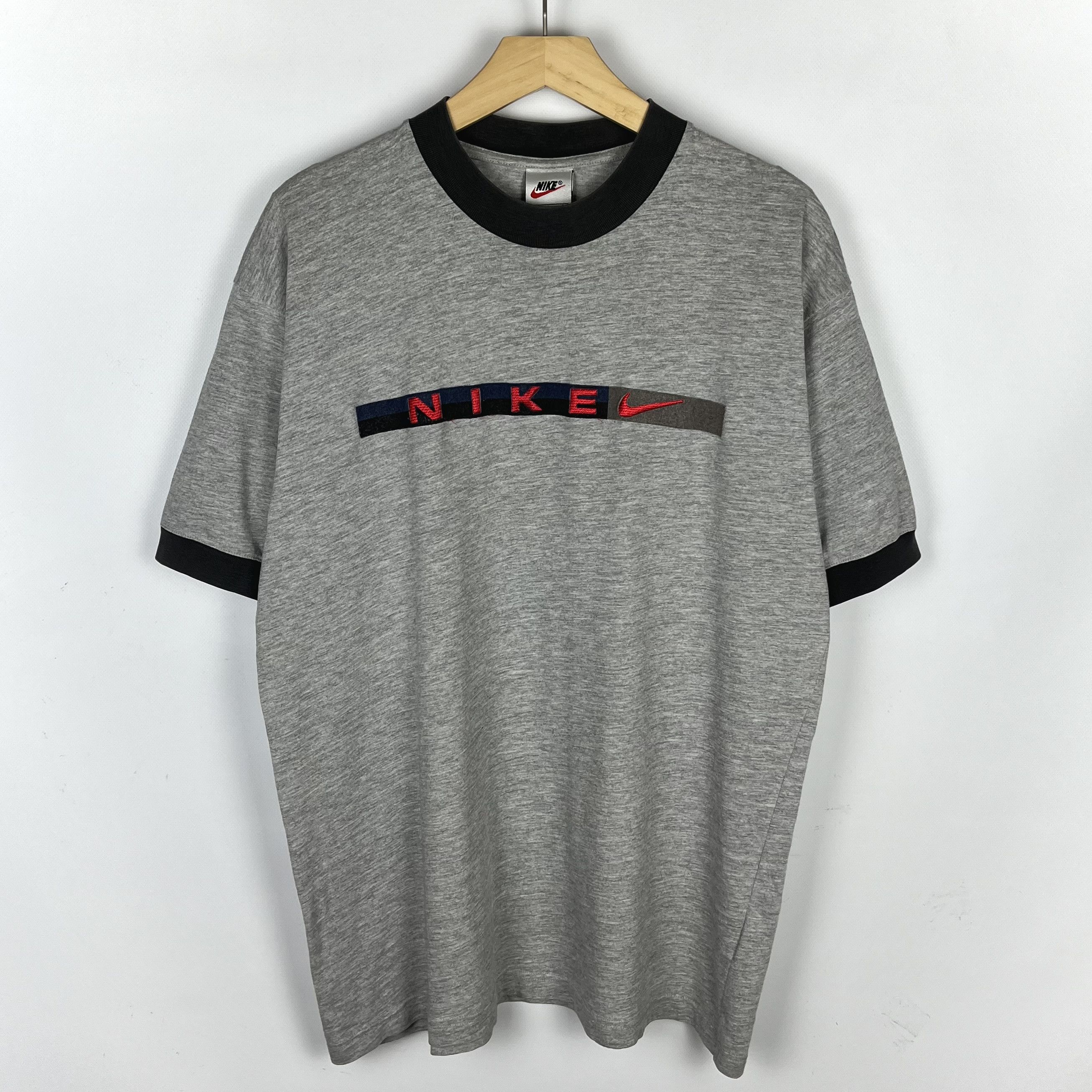 Nike Vintage Nike Embroidered Big Logo T Shirt 90’s Size US L / EU 52-54 / 3 - 1 Thumbnail