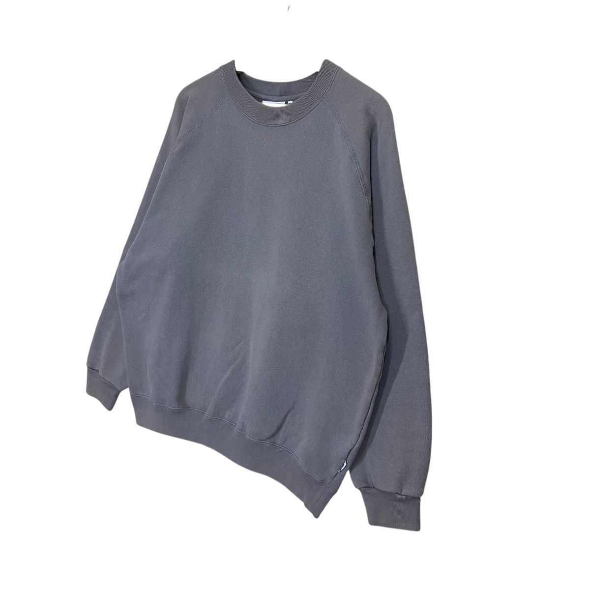 Vintage Vintage 90’s Discus Athletic Plain Crewneck Sweatshirt Size US L / EU 52-54 / 3 - 3 Thumbnail