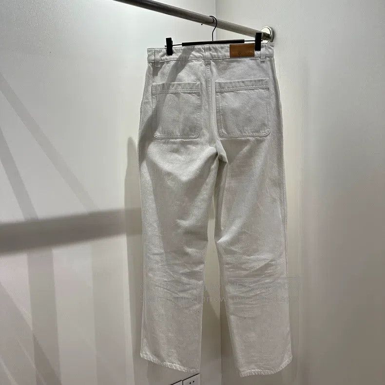 Loro Piana Loro Piana Logo leather patch white denim trousers Size 28" / US 6 / IT 42 - 1 Thumbnail