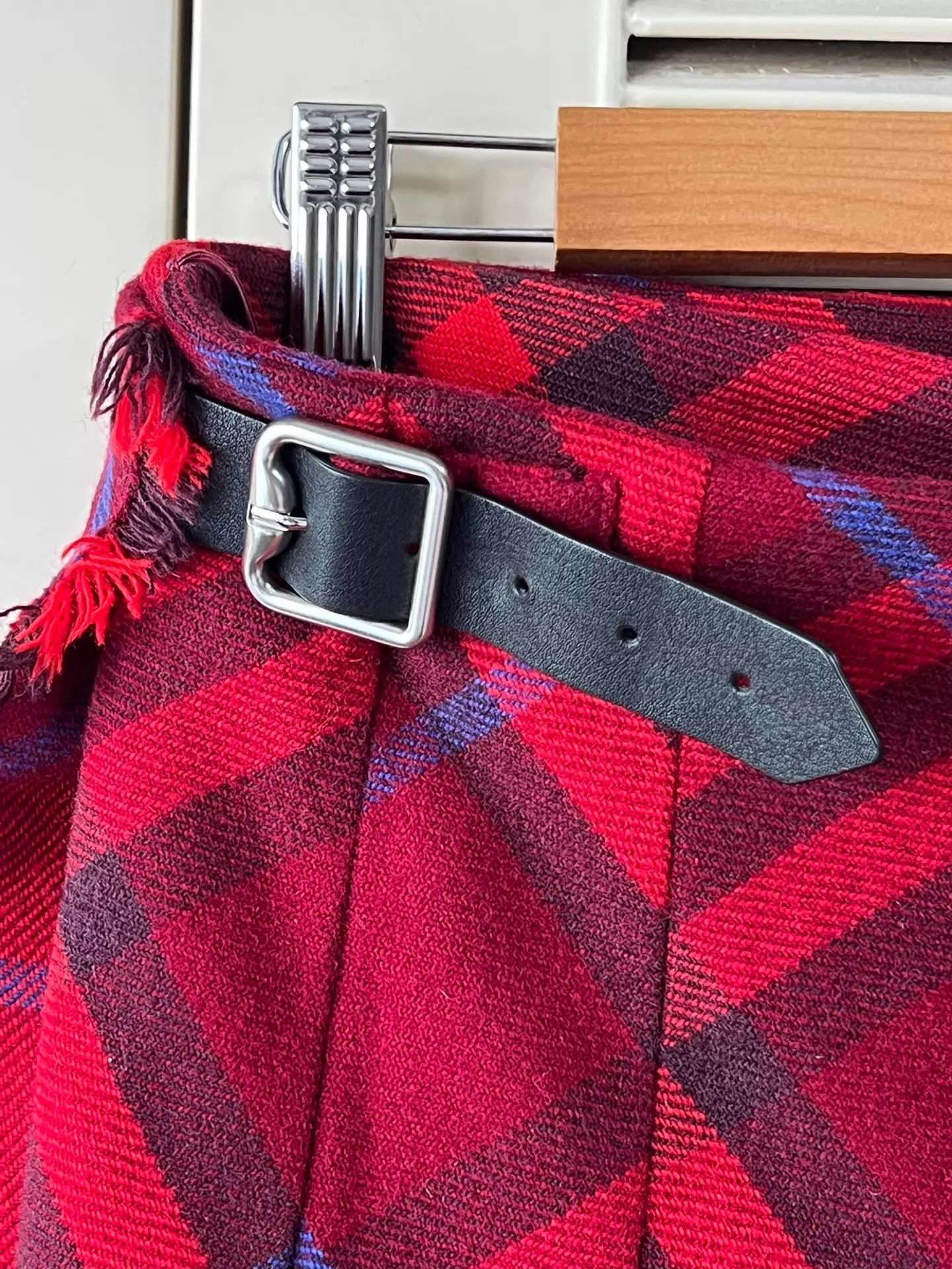 Burberry Burberry classic red blue check wool skirt UK6 Size 26" / US 2 / IT 38 - 3 Thumbnail