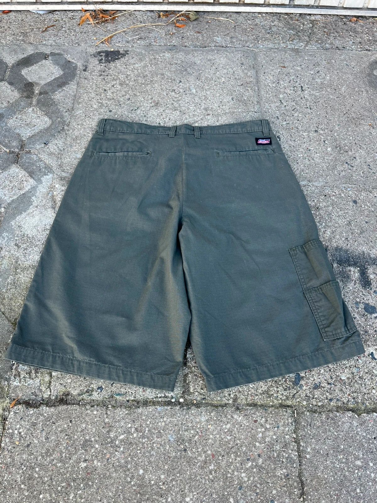 Dickies Vintage Khaki Dickies Wide Skate Shorts W34 Size US 34 / EU 50 - 2 Thumbnail