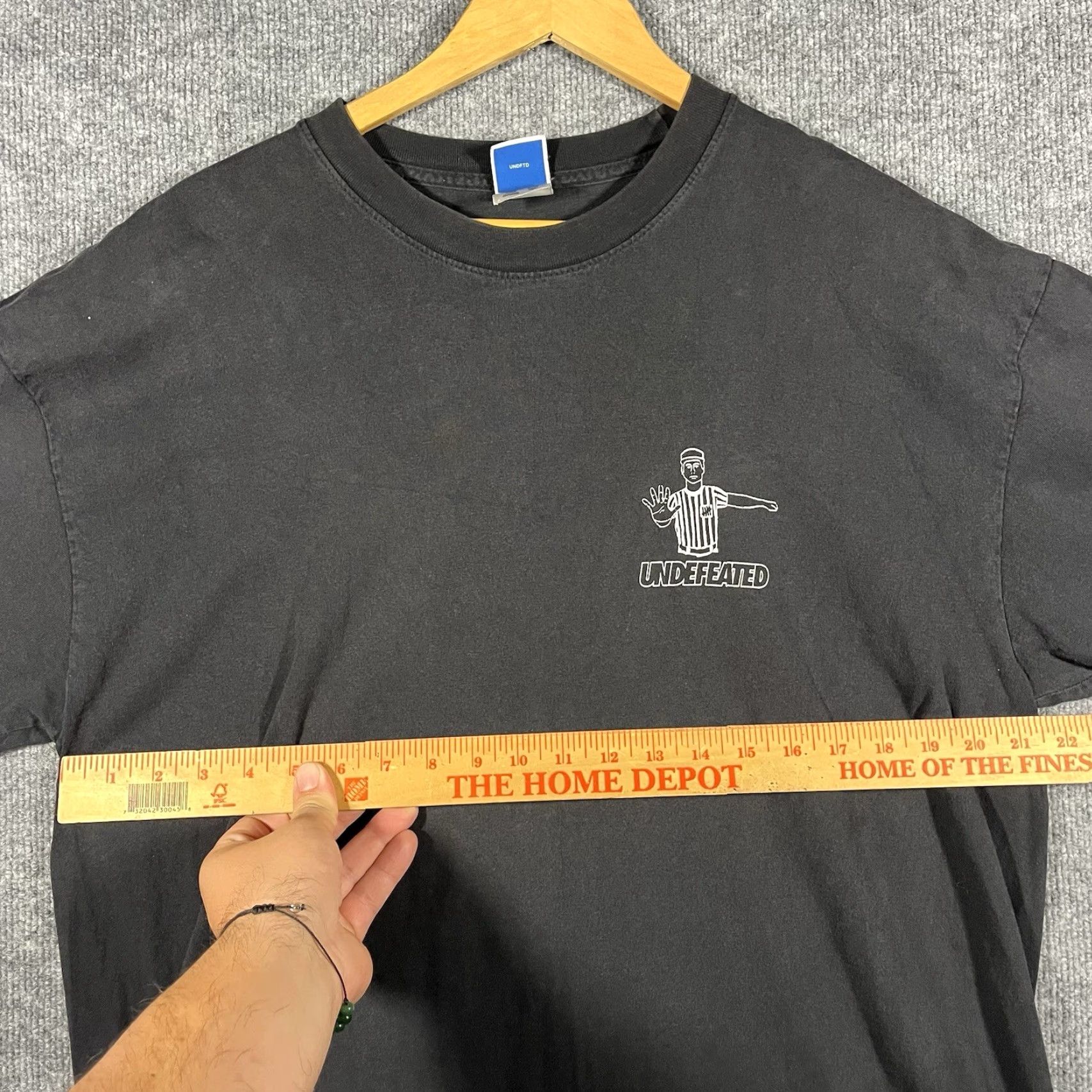 Undefeated Undefeated 5 Strikes Black Graphic T-Shirt Mens XL Streetwear Football Referee Shirt Size US XL / EU 56 / 4 - 6 Thumbnail
