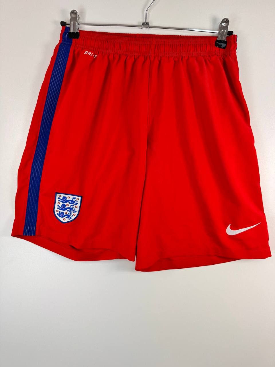 Nike Nike England 2016/2017 Away 724605-600 Shorts Red Size L Size US 42 / EU 58 - 1 Thumbnail