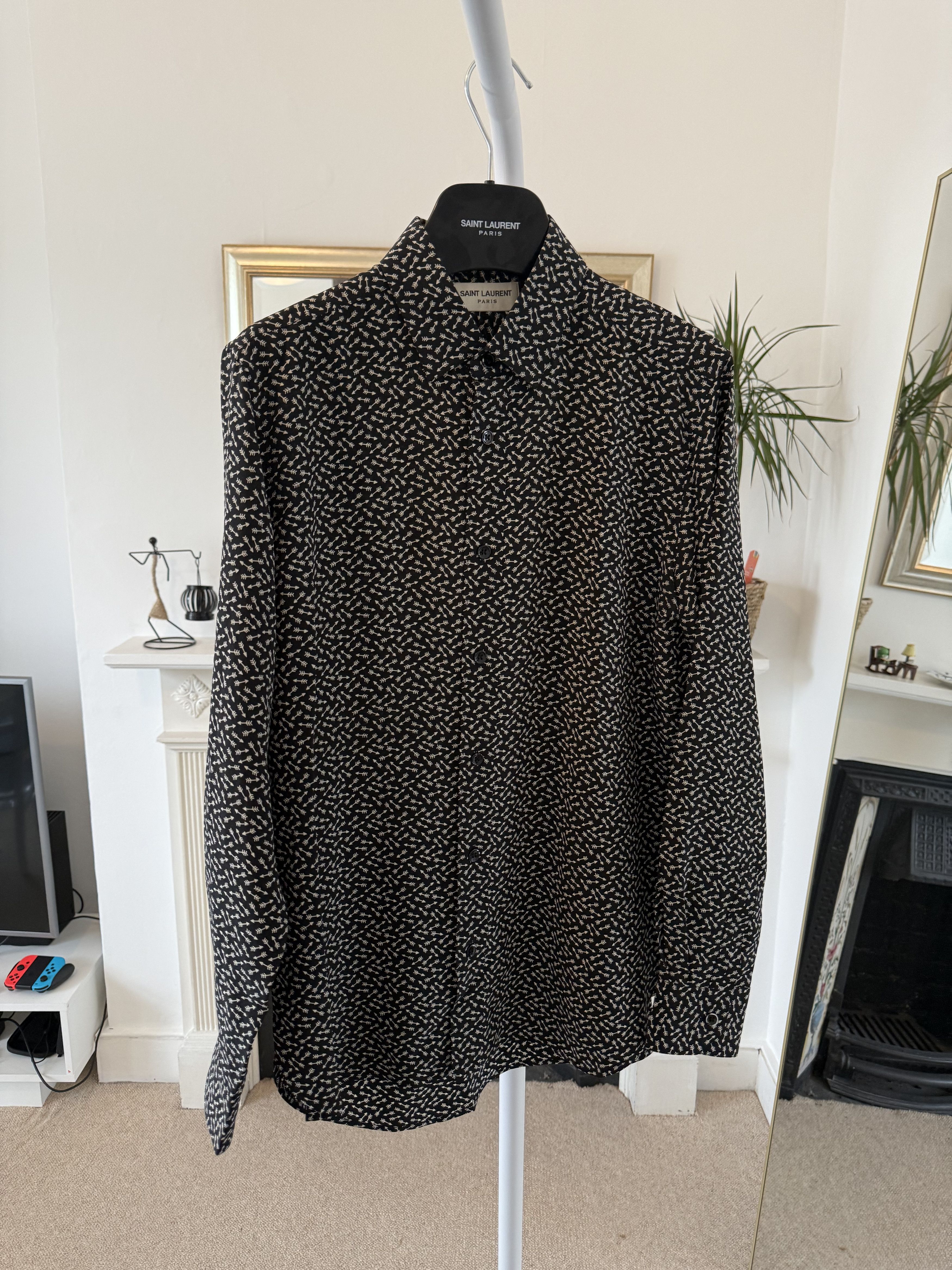Hedi Slimane × Saint Laurent Paris FW15 Saint Laurent Silk Arrow Shirt Size US M / EU 48-50 / 2 - 1 Thumbnail