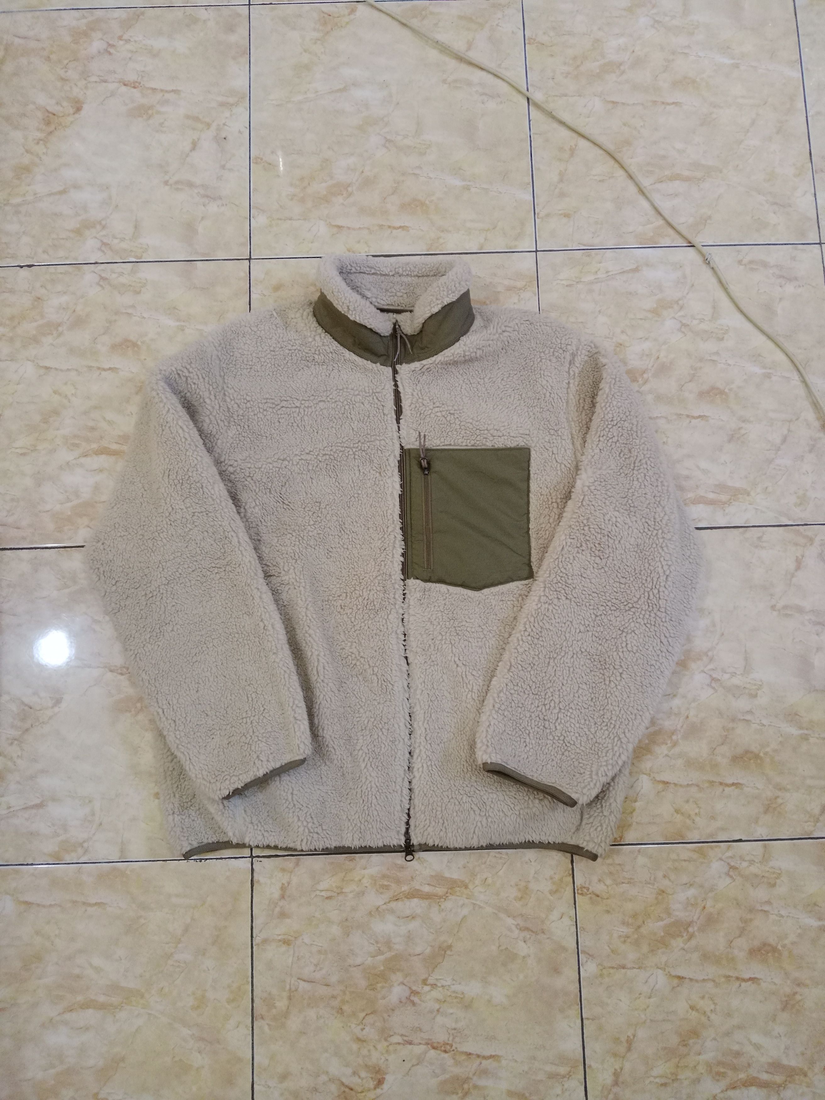 Uniqlo Uniqlo Sherpa jcaket Size US XL / EU 56 / 4 - 1 Thumbnail