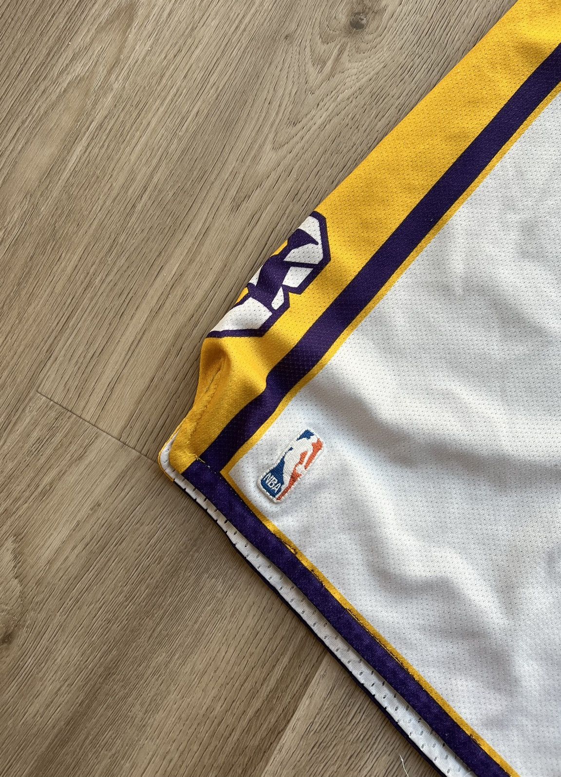 NBA × Vintage Vintage NBA Champion Los Angeles Lakers Kobe Bryant 8 Shorts Size US 36 / EU 52 - 2 Thumbnail
