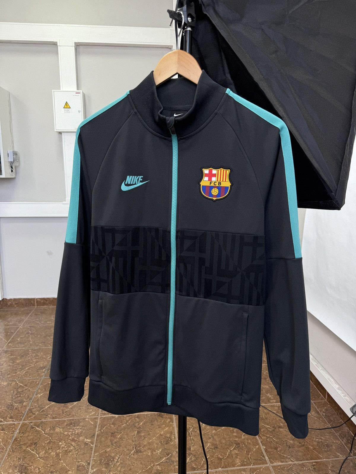 Nike 🇪🇸 19/20 F. C. Barcelona Nike Soccer Zip Jacket Jersey Retro Size US S / EU 44-46 / 1 - 1 Thumbnail