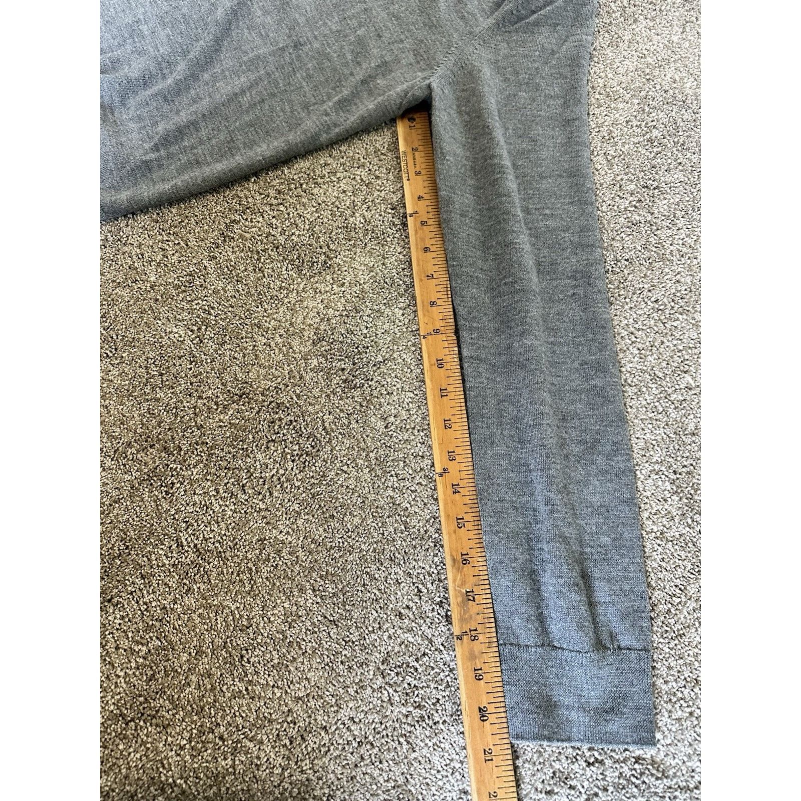 Express Express Sweater Mens XL Gray Long Sleeve V Neck Merino Wool Size US XL / EU 56 / 4 - 5 Thumbnail