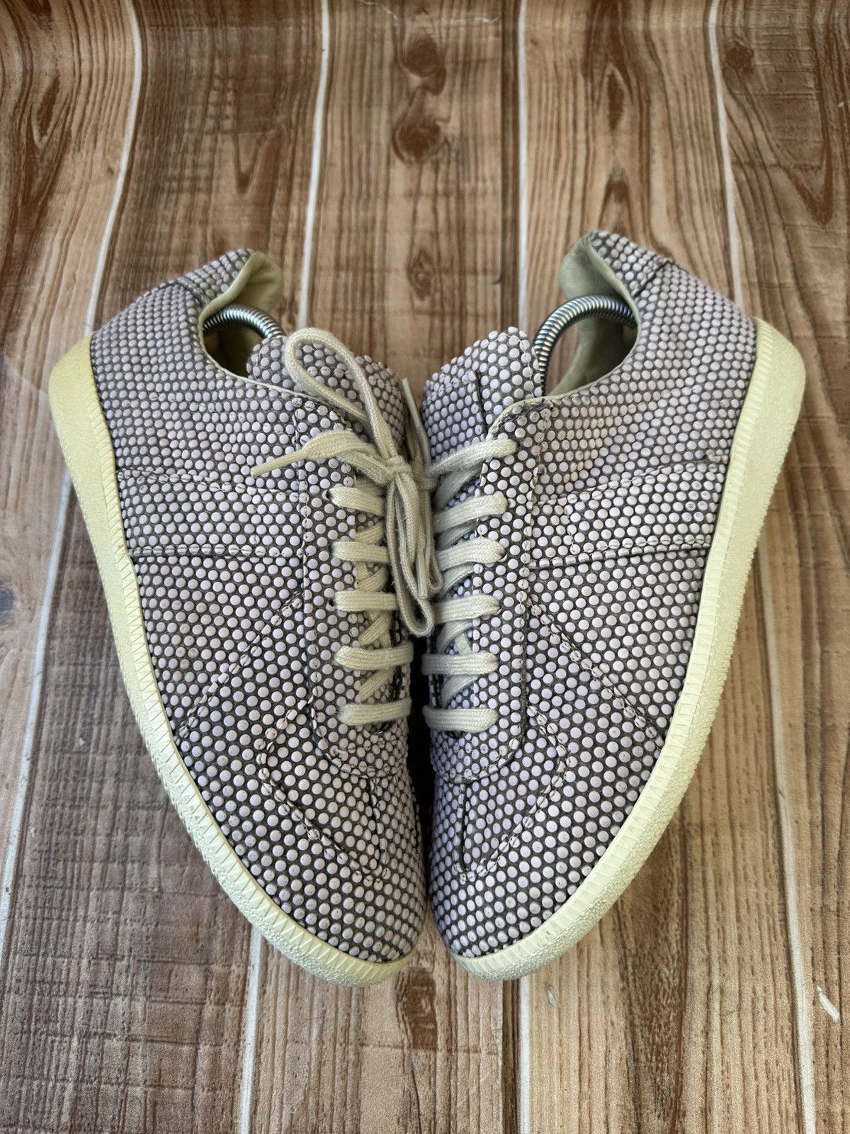 Maison Margiela Maison Margiela Replica Textured Polka Dot Sneaker Lowtops Size US 8 / EU 41 - 6 Thumbnail