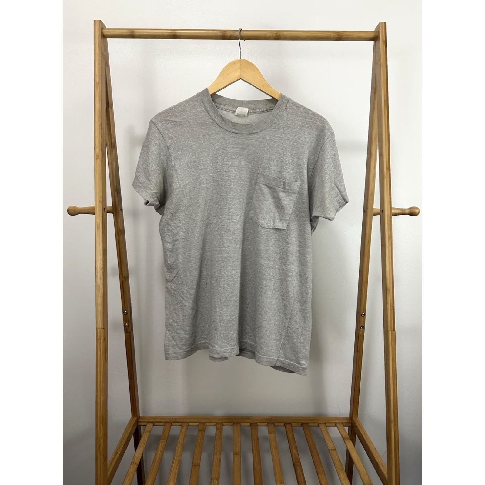 Fruit Of The Loom VTG 80s FOTL Paper Thin Burnout Worn Selvedge Pocket Heather Gray WIP T-Shirt XL shirt Mens Gray Burnout 80s Fits Boxy Pocketed Size US XL / EU 56 / 4 - 2 Thumbnail