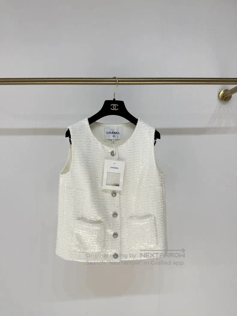 Chanel Chanel 25S White Sequin Vest Coat. Size US S / EU 44-46 / 1 - 1 Thumbnail