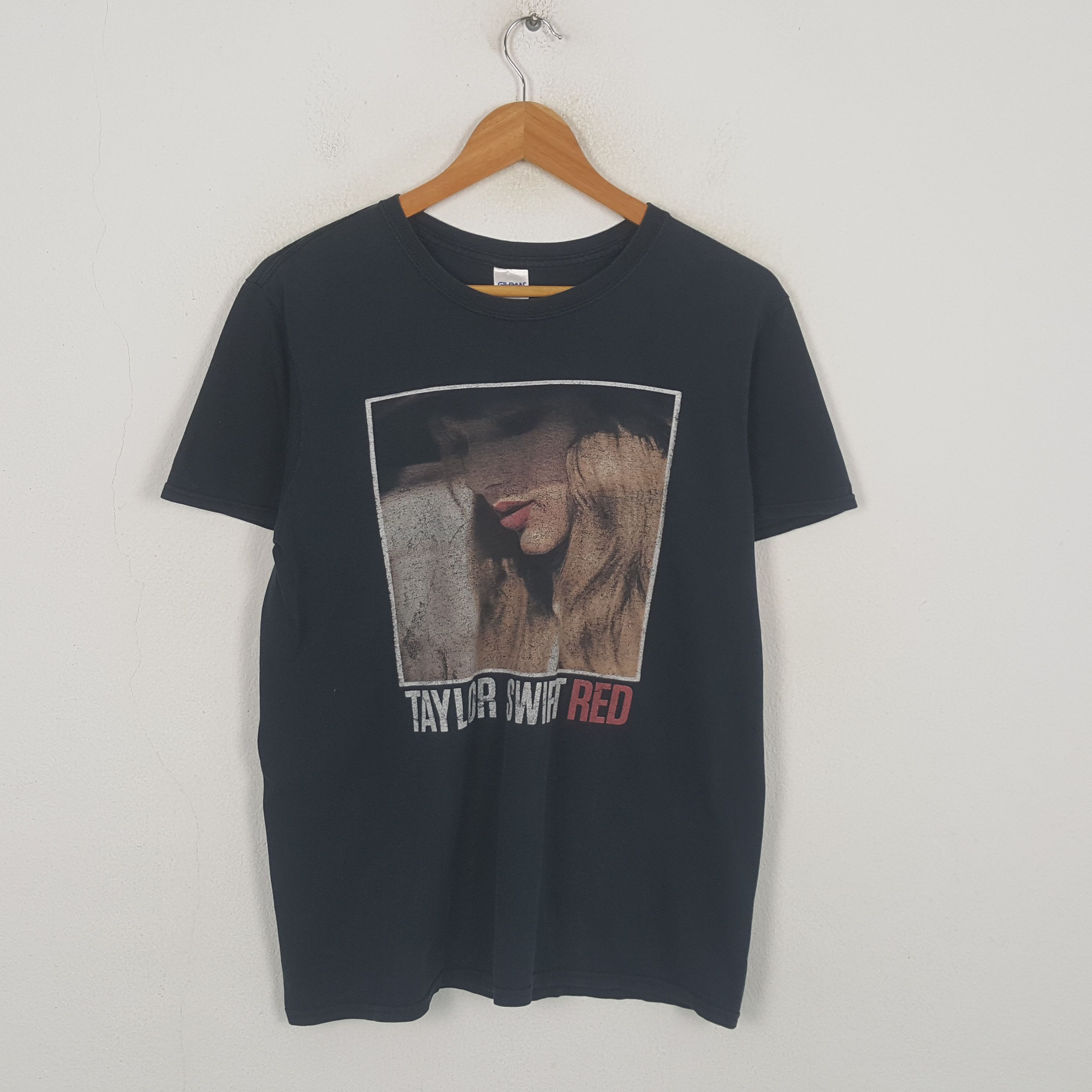 Band Tees Vintage Taylor Swift US Singer Songwriter T-shirt C294N31 Size US M / EU 48-50 / 2 - 1 Thumbnail