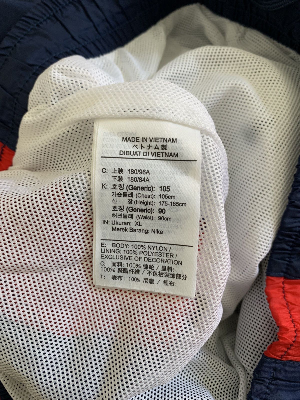 Nike Nike Sportwear Nylon Constrasting Baggy Trackpants Size US 34 / EU 50 - 5 Thumbnail