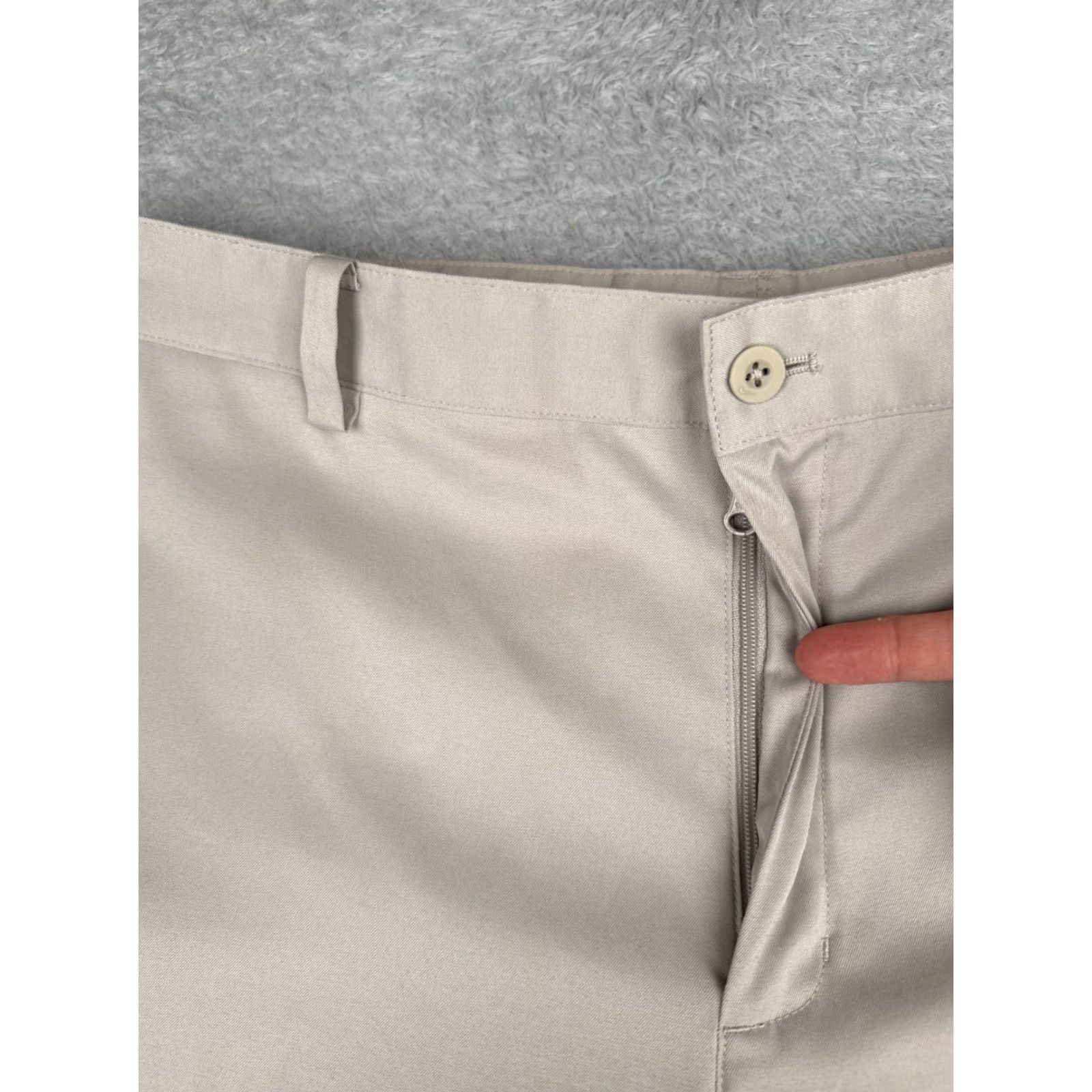 Nike Nike Shorts Mens 34 Beige Twill Polyester Golf Driving Golfing 34x11 Regular Beige Nike Mens Shorts Size US 36 / EU 52 - 6 Thumbnail