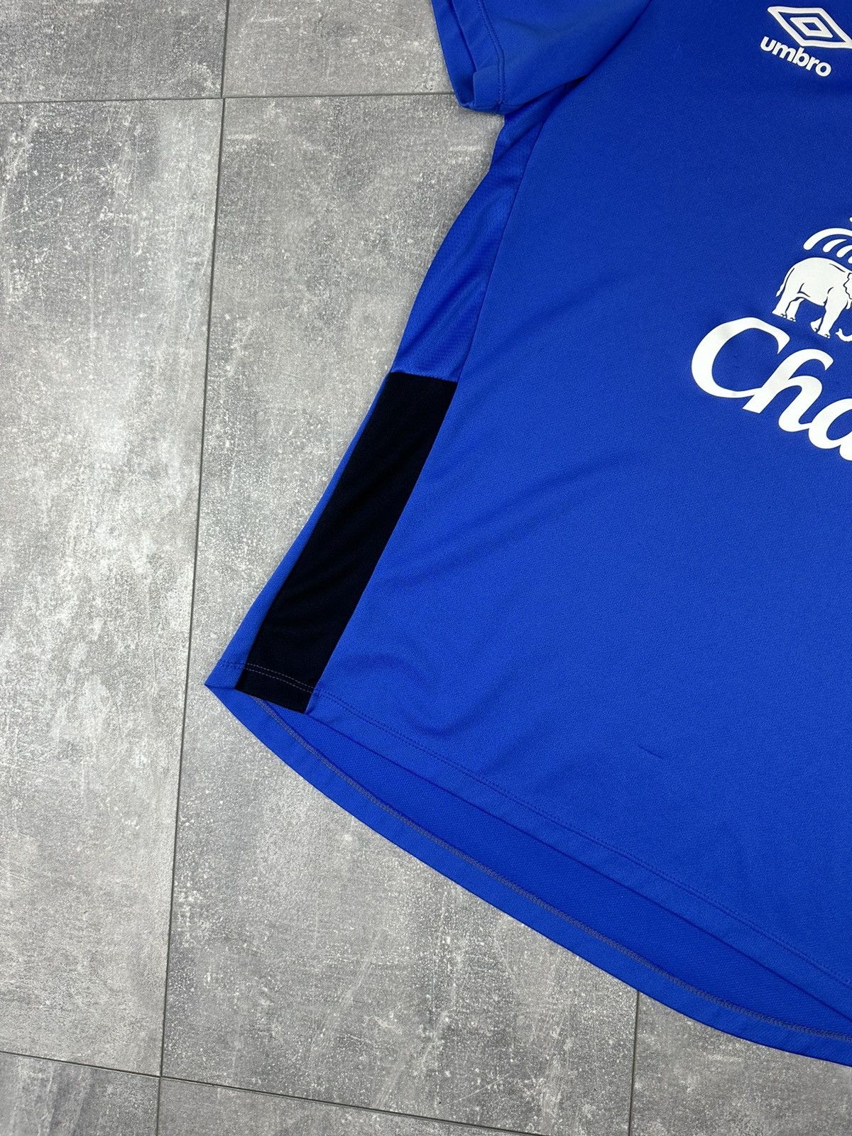 Umbro Umbro Everton FC 2015/16 Training Football Soccer Jersey Size US M / EU 48-50 / 2 - 6 Thumbnail