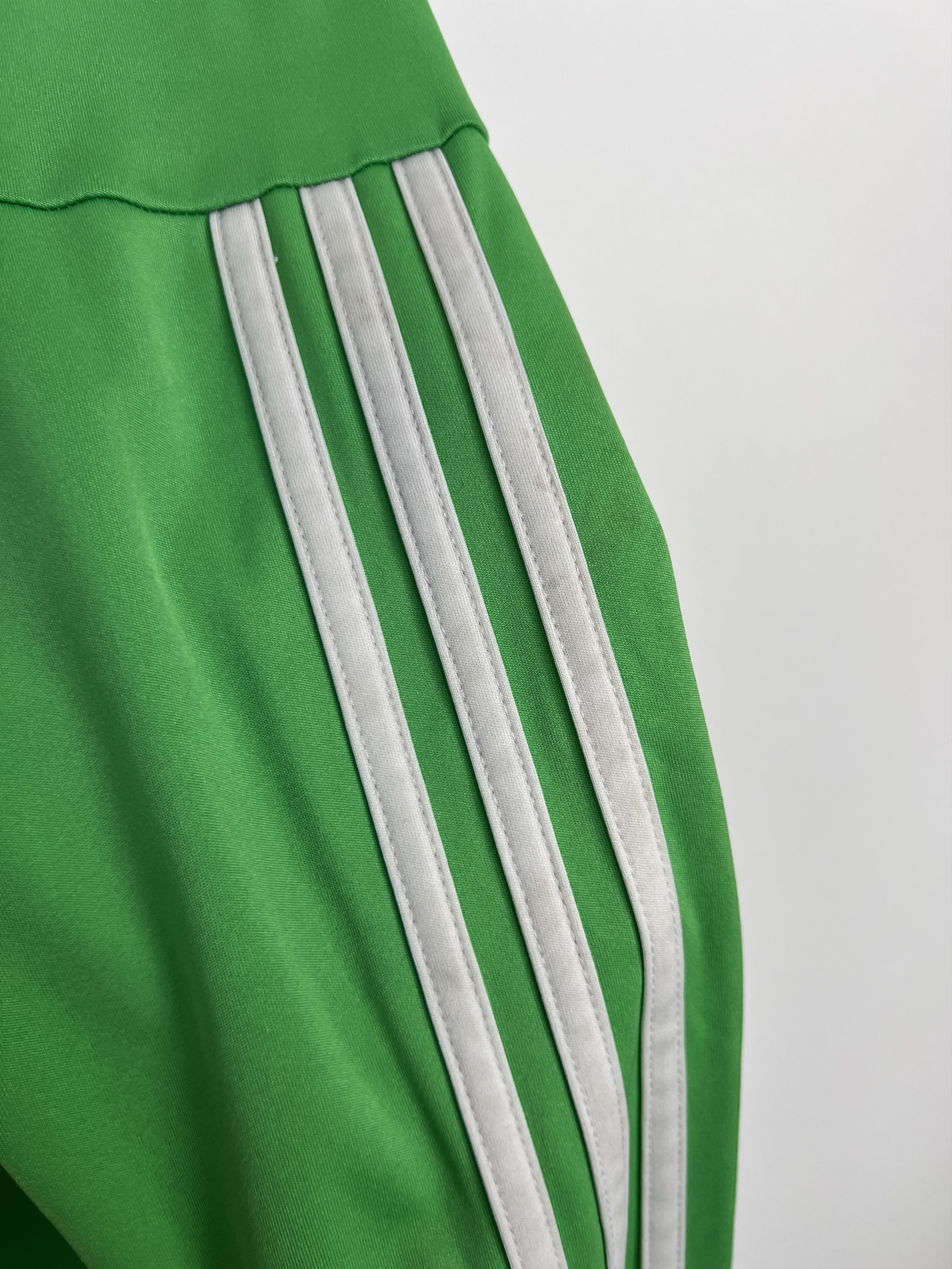 Adidas Manchester United Goalkeeper football shirt 2015 Adidas Size US S / EU 44-46 / 1 - 7 Thumbnail