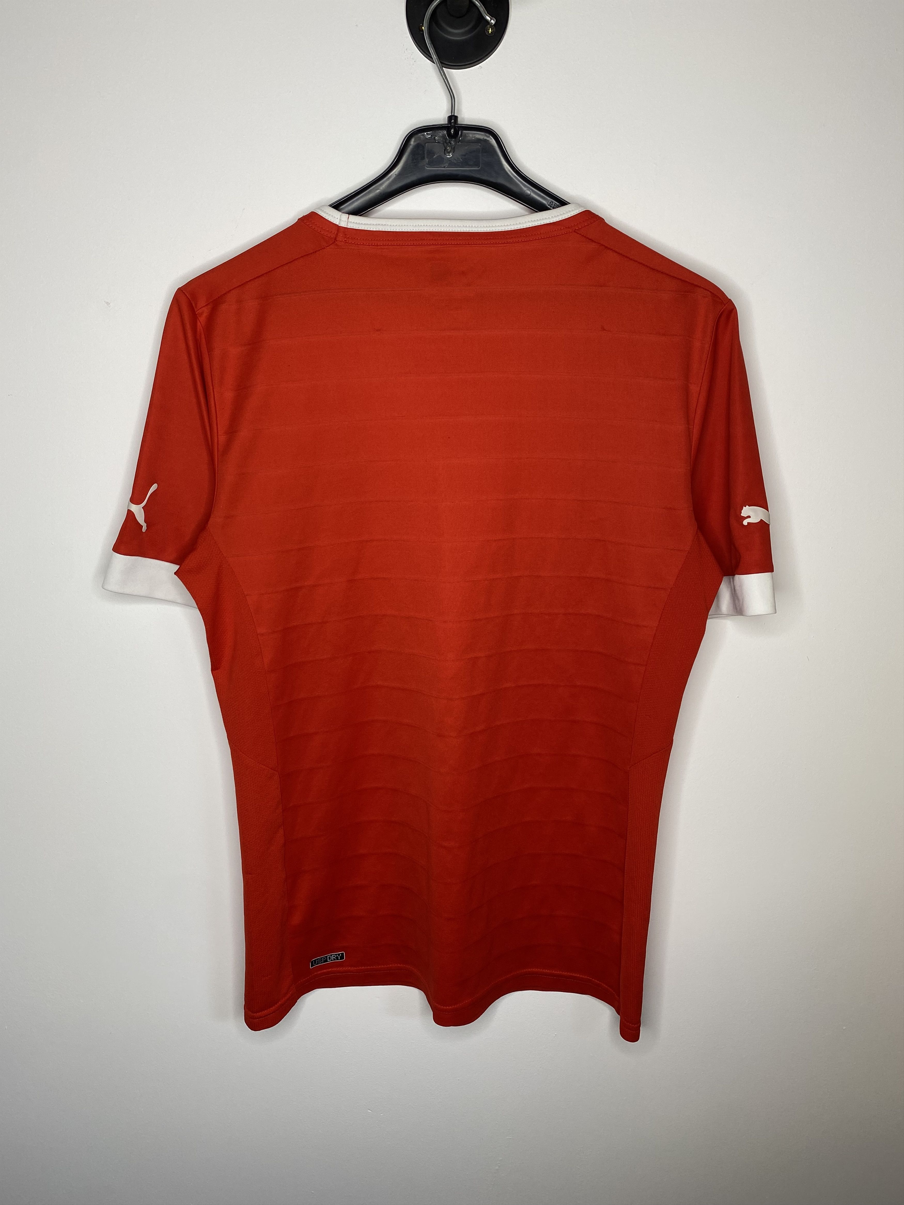Puma SWITZERLAND TEAM 2011 2012 HOME FOOTBALL SHIRT SOCCER JERSEY Size US M / EU 48-50 / 2 - 2 Thumbnail