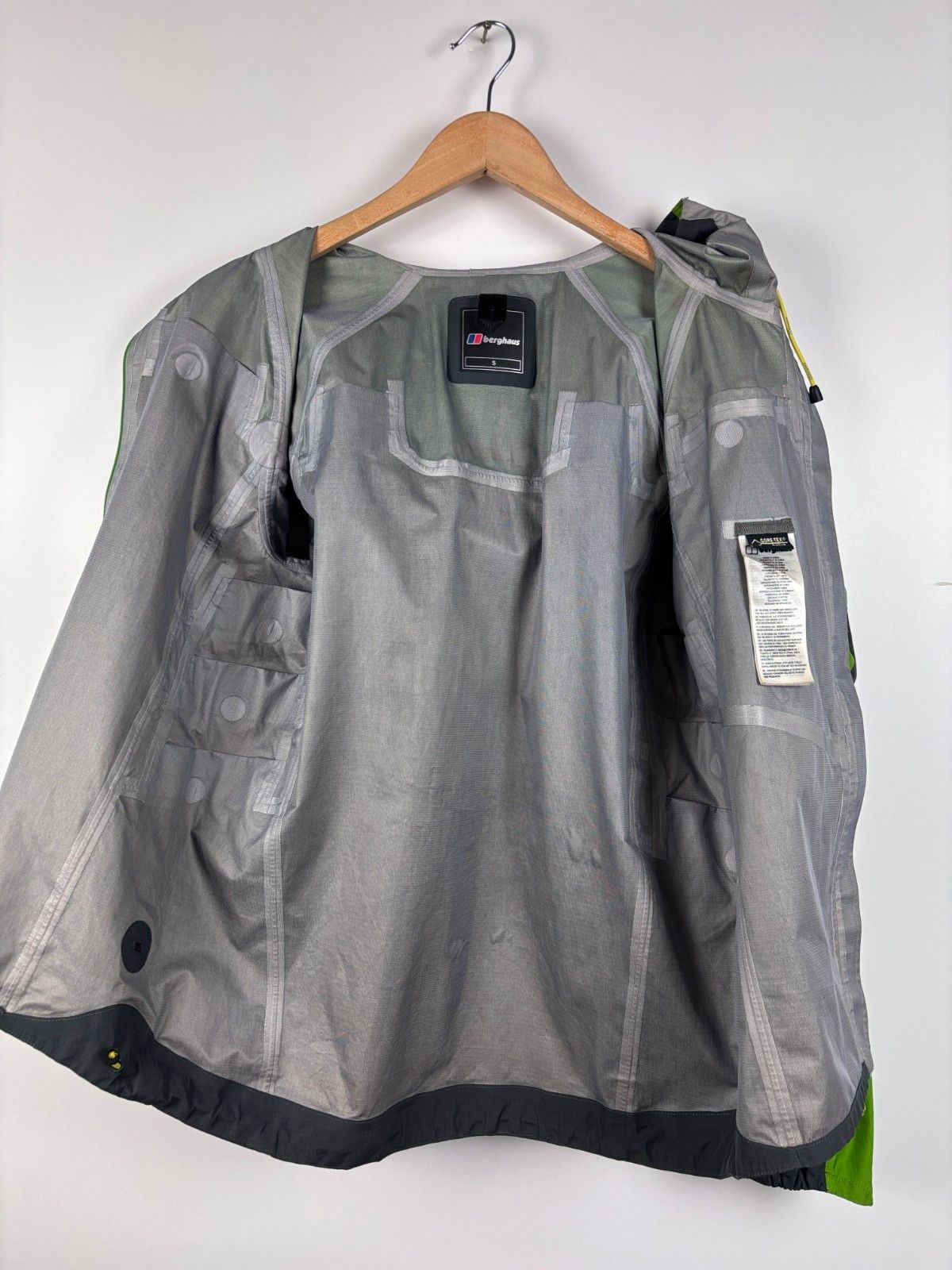 Berghaus Berghaus Vapour Storm Gore-Tex Waterproof Jacket Green S Size US S / EU 44-46 / 1 - 8 Thumbnail