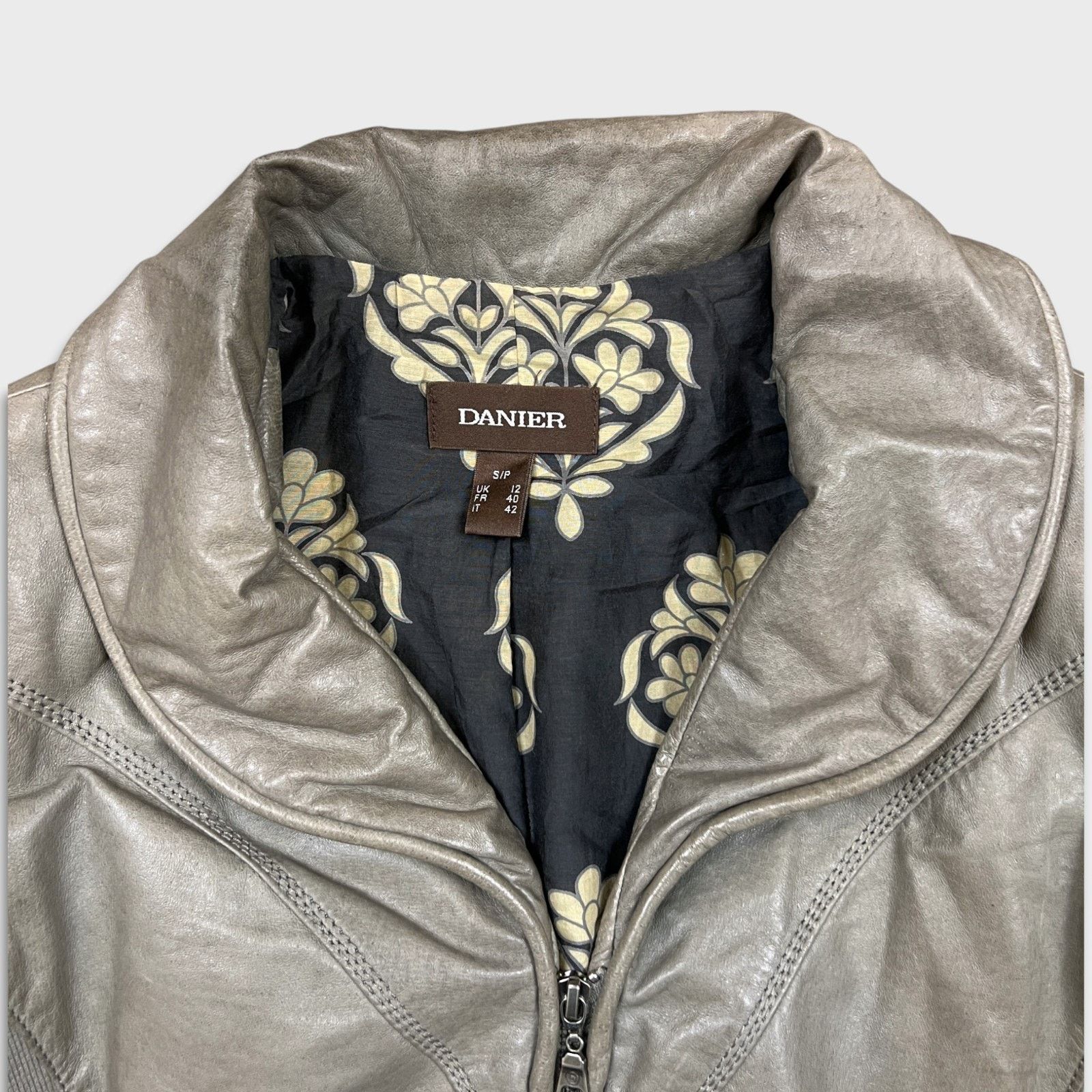 Danier Vintage Danier Leather Jacket Silk Floral Damask Line Bomber Size S / US 4 / IT 40 - 2 Thumbnail