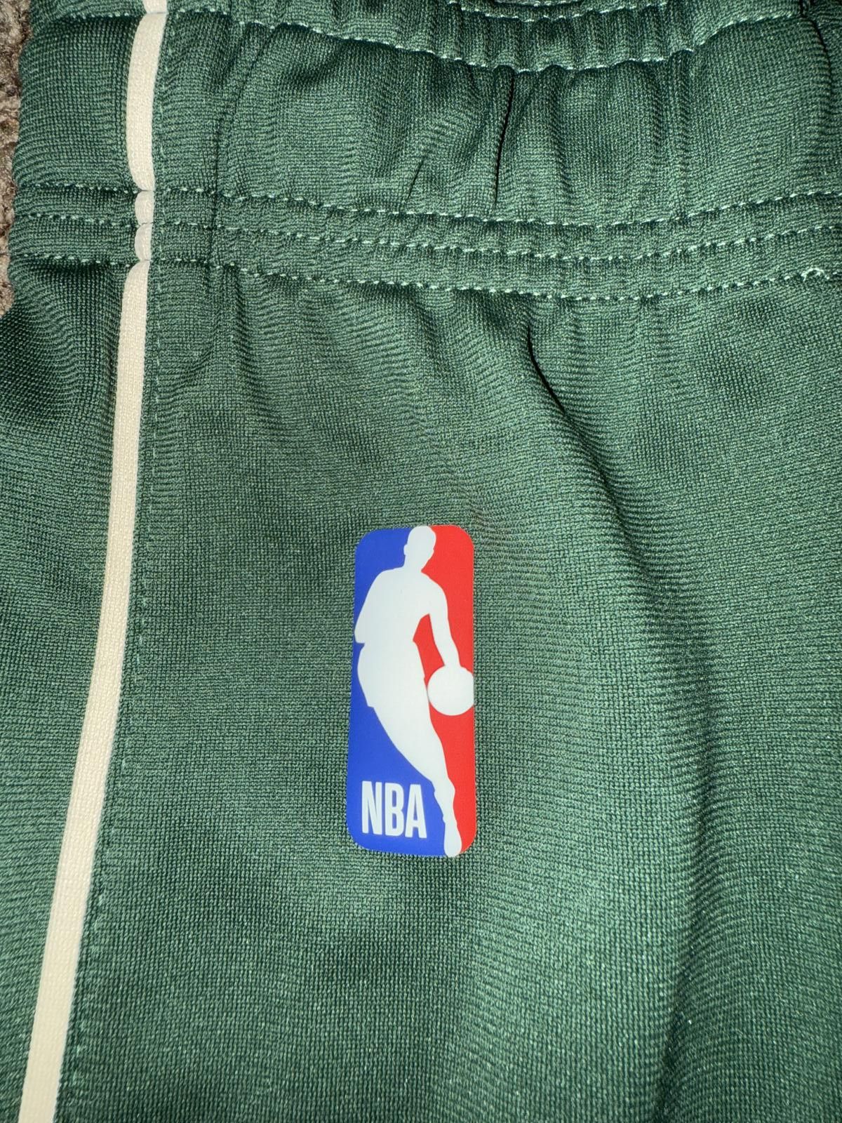 Nike Nike Men’s Authentic Milwaukee Bucks Shorts Team Issue Pro NBA Basketball Shorts Size US 36 / EU 52 - 4 Thumbnail