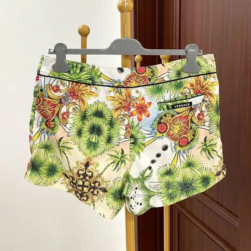 Versace Versace Colorful Men's Shorts . Size US 31 - 4 Thumbnail