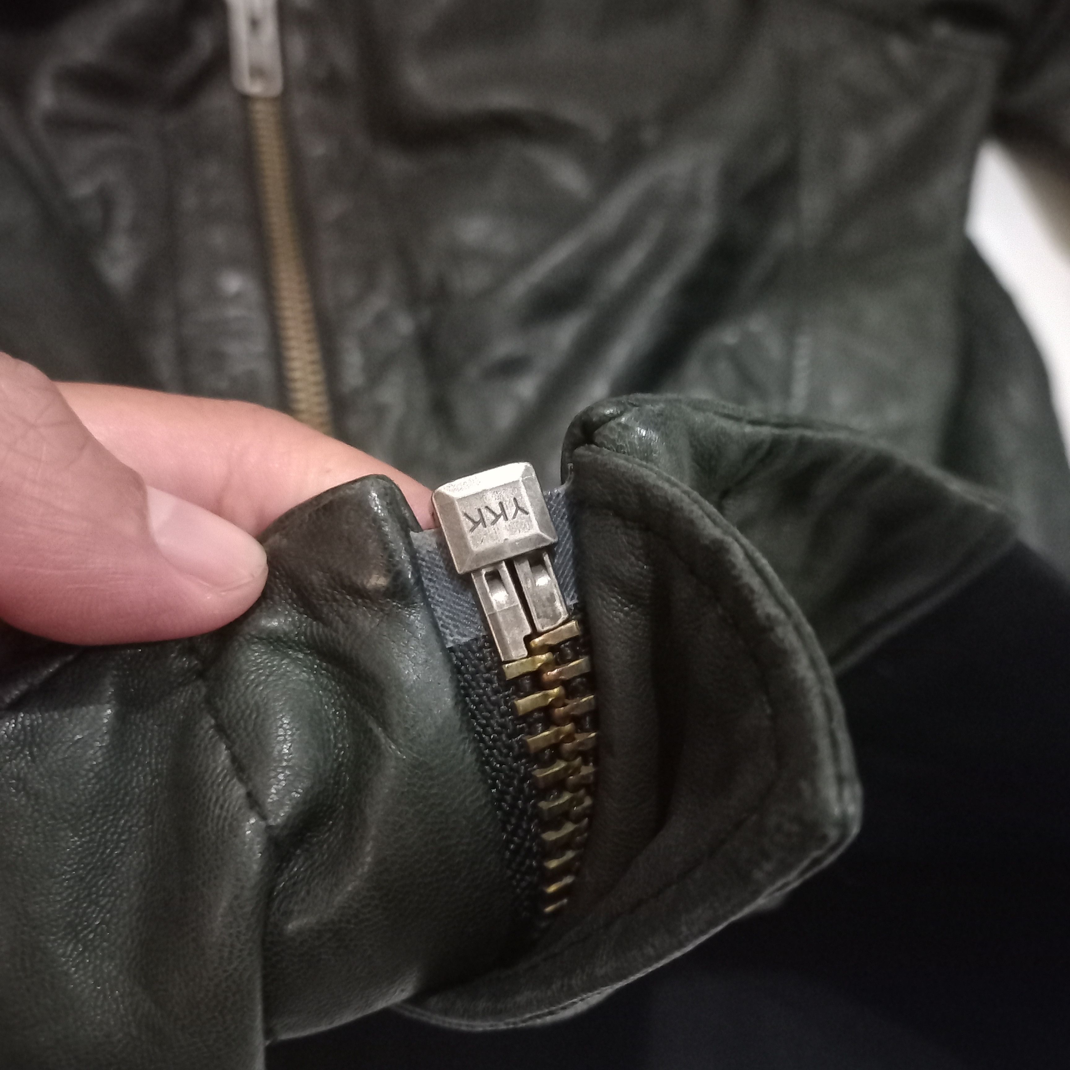 Helmut Lang Helmut Lang short and wide lamb leather jacket Size US S / EU 44-46 / 1 - 8 Thumbnail