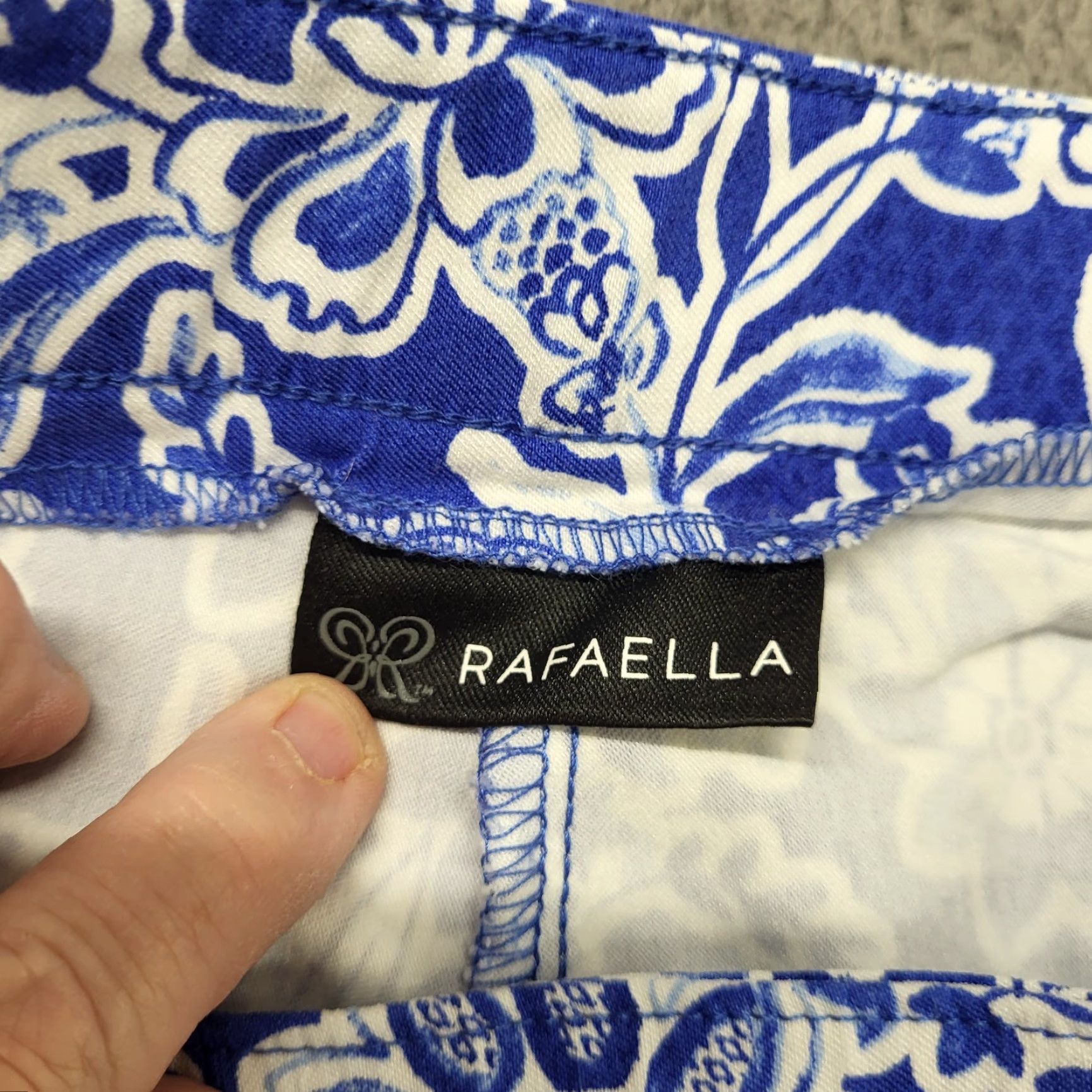 Vintage Rafaella Shorts Bermuda Floral Abstract Artsy Paisley Blue Womens 16 Stretch Pocket Built-In Size 16 Regular Size 38" / US 16 / IT 52 - 4 Thumbnail
