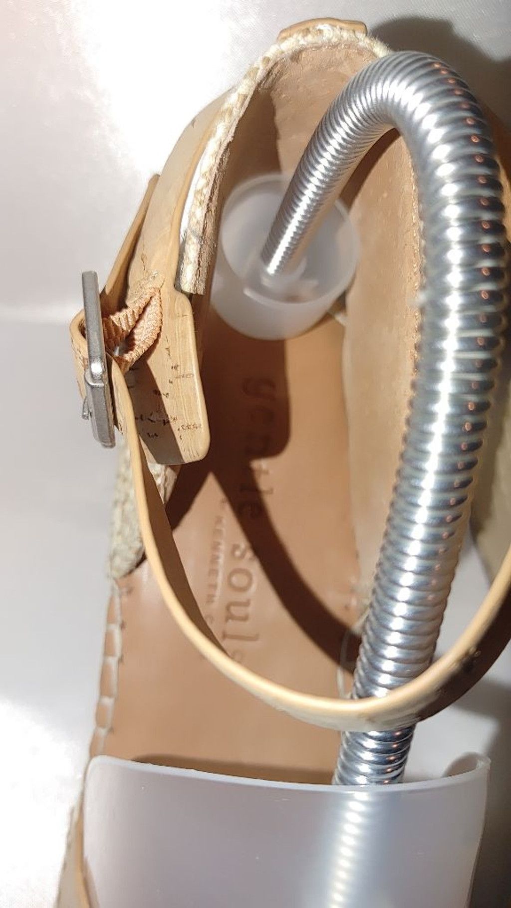 Gentle Souls Gentle Souls by Kenneth Cole Espadrille Size 9M Size US 9 / IT 39 - 6 Thumbnail