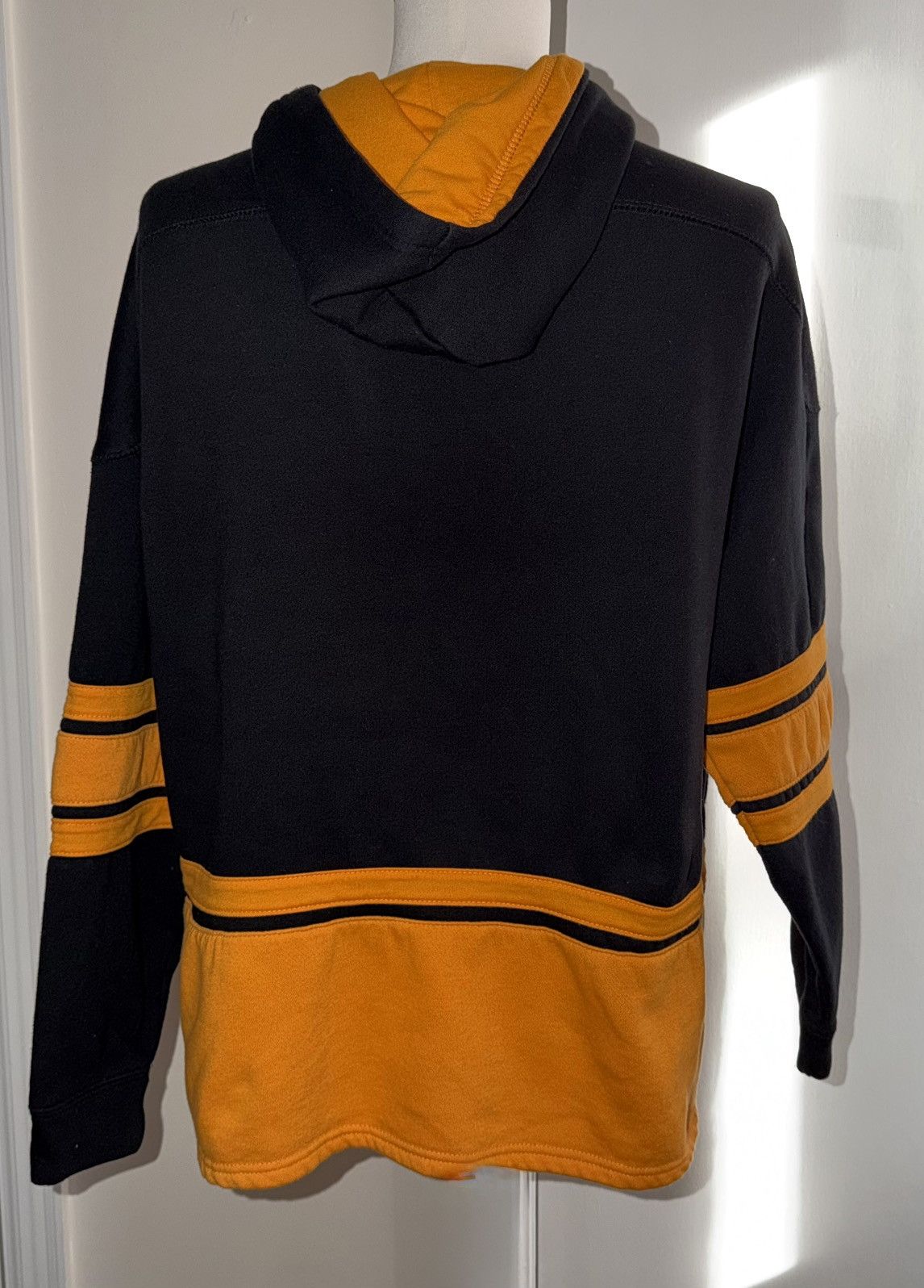 Colosseum Athletics Colosseum Men’s Black Tennessee Volunteers Hoodie Size XL Size US XL / EU 56 / 4 - 6 Thumbnail