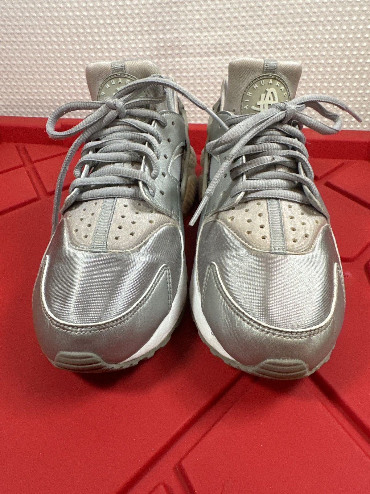 Nike Nike Women's Air Huarache Run SE Running Metallic Silver Size US 8.5 / IT 38.5 - 3 Thumbnail