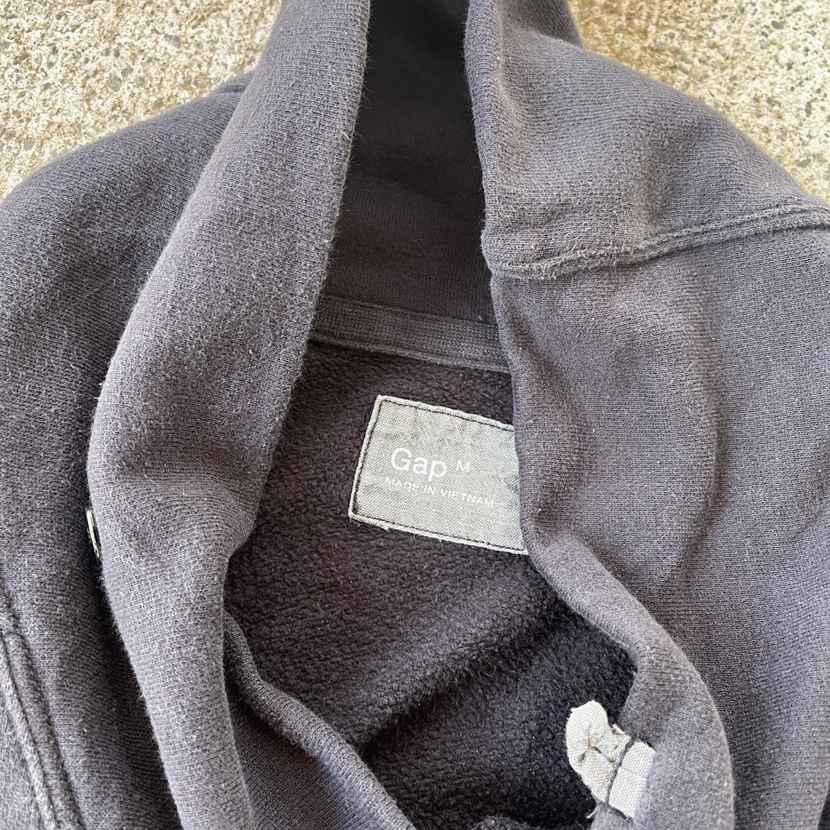 Vintage Vintage Gap Made In Vietnam Cardigan Avant Garde Faded M Size US M / EU 48-50 / 2 - 5 Thumbnail