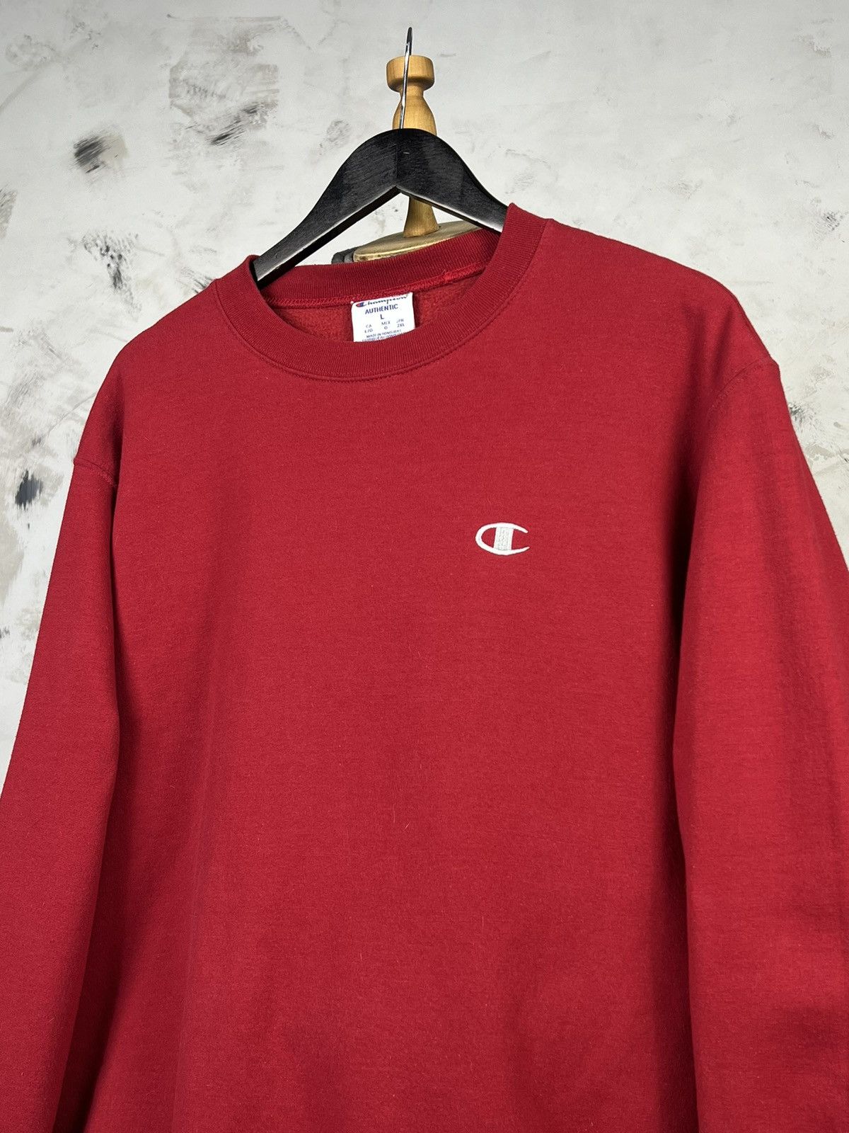 Champion Vintage Champion Red Crewneck Sweatshirt Size L - XL Size US L / EU 52-54 / 3 - 2 Thumbnail