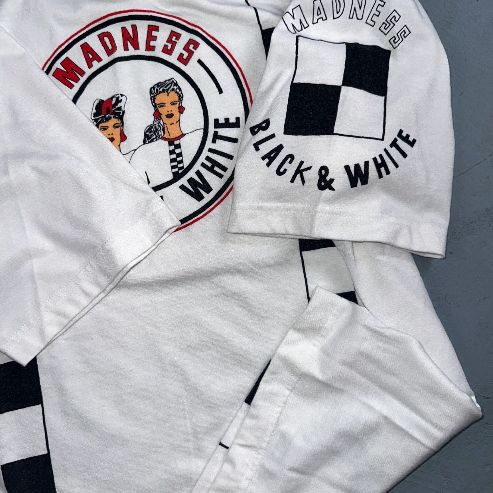 Vintage VINTAGE Madness T-Shirt Men M White Black Checkerboard 90s Drama Art Short Sleeve Crew Neck Size US M / EU 48-50 / 2 - 7 Thumbnail
