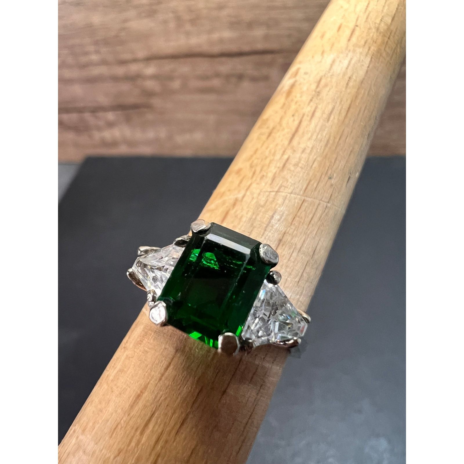 Other Vintage synthetic emerald 925 silver ring size 7 Size ONE SIZE - 3 Thumbnail