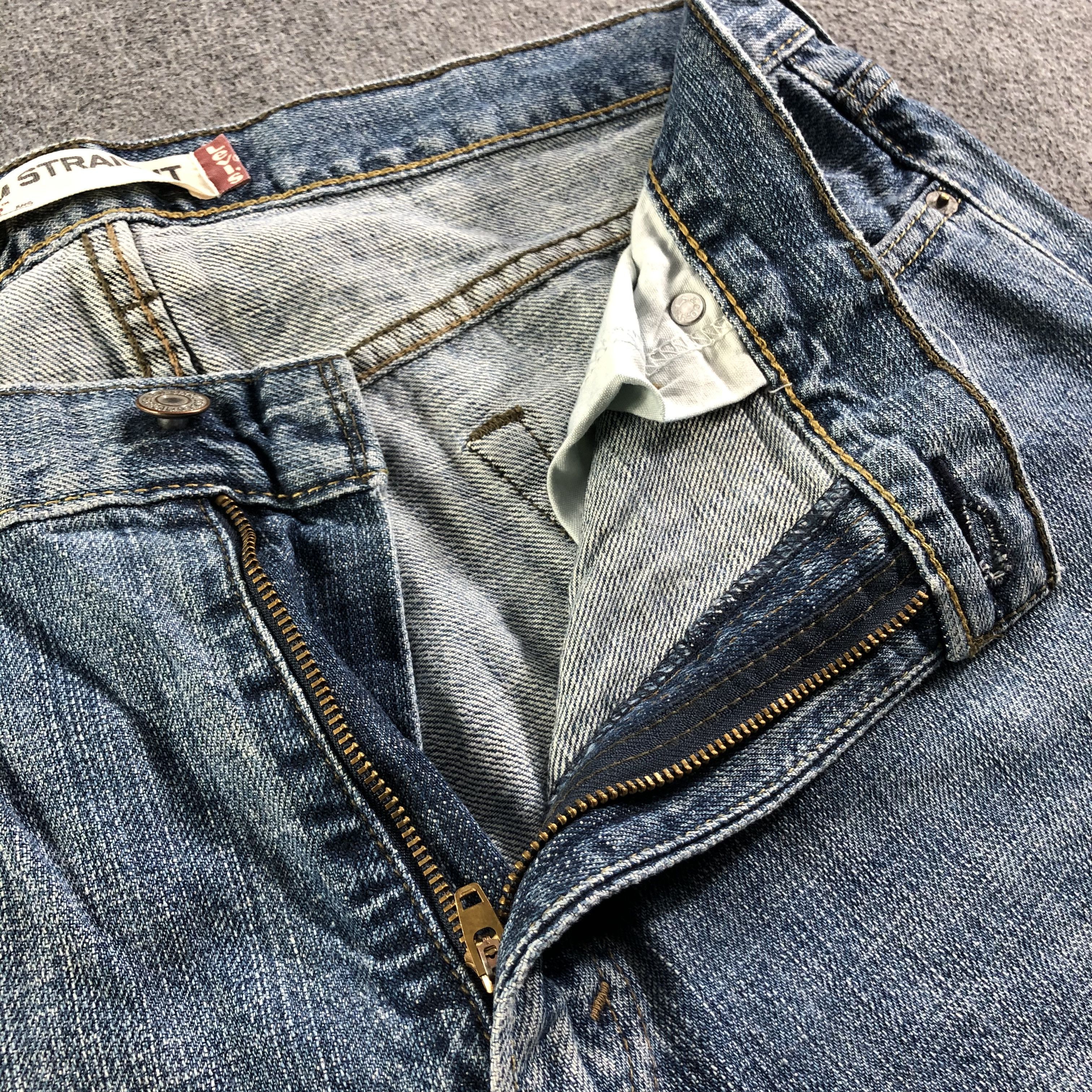 Levi's Vintage Blue Wash Levis 514 Jeans-J3425 Size US 37 - 9 Thumbnail