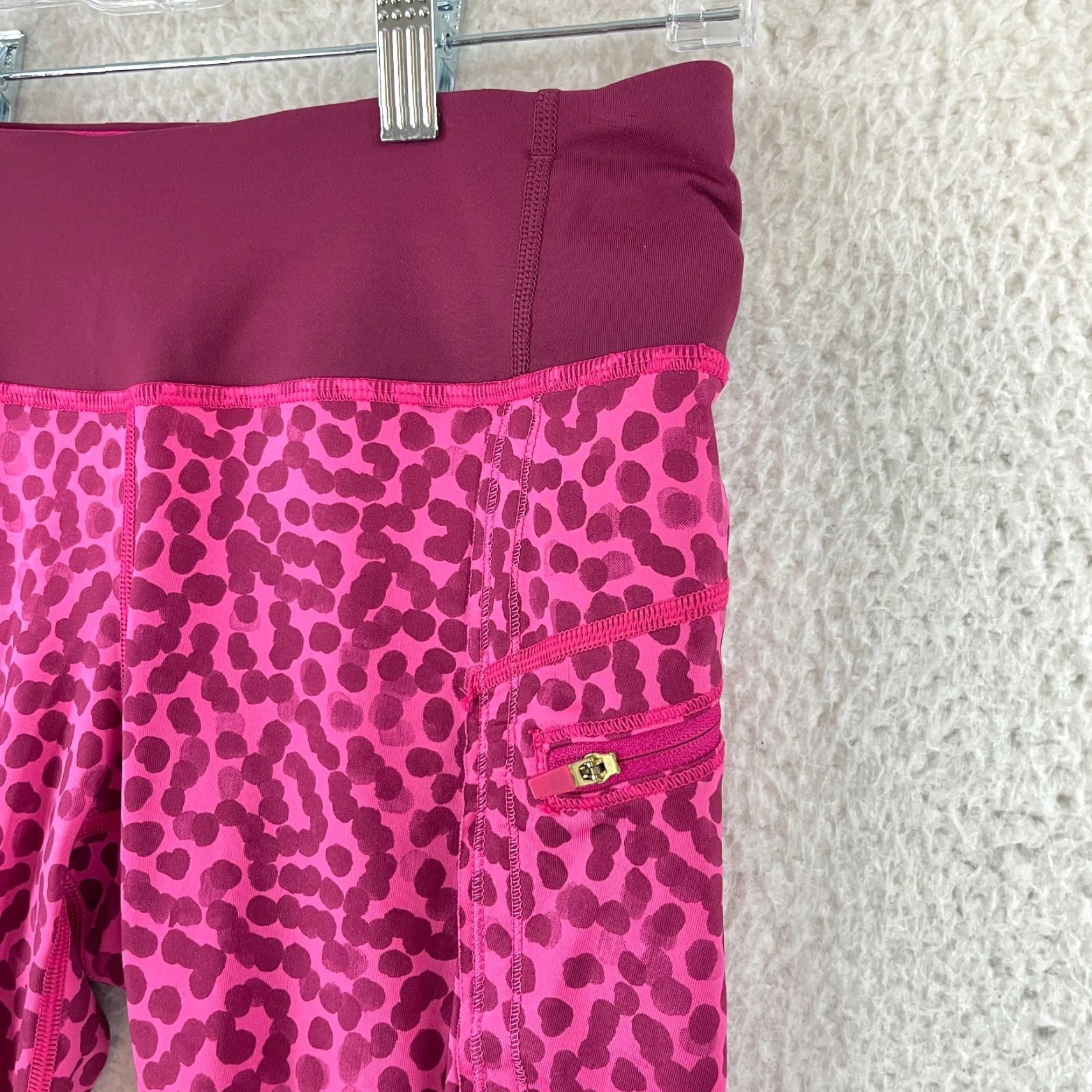 Lululemon Lululemon Speed Crop Leggings Womens Size 4 Spotted Magenta Cropped Play Athleisure Comfort Pockets Size S / US 4 / IT 40 - 4 Thumbnail