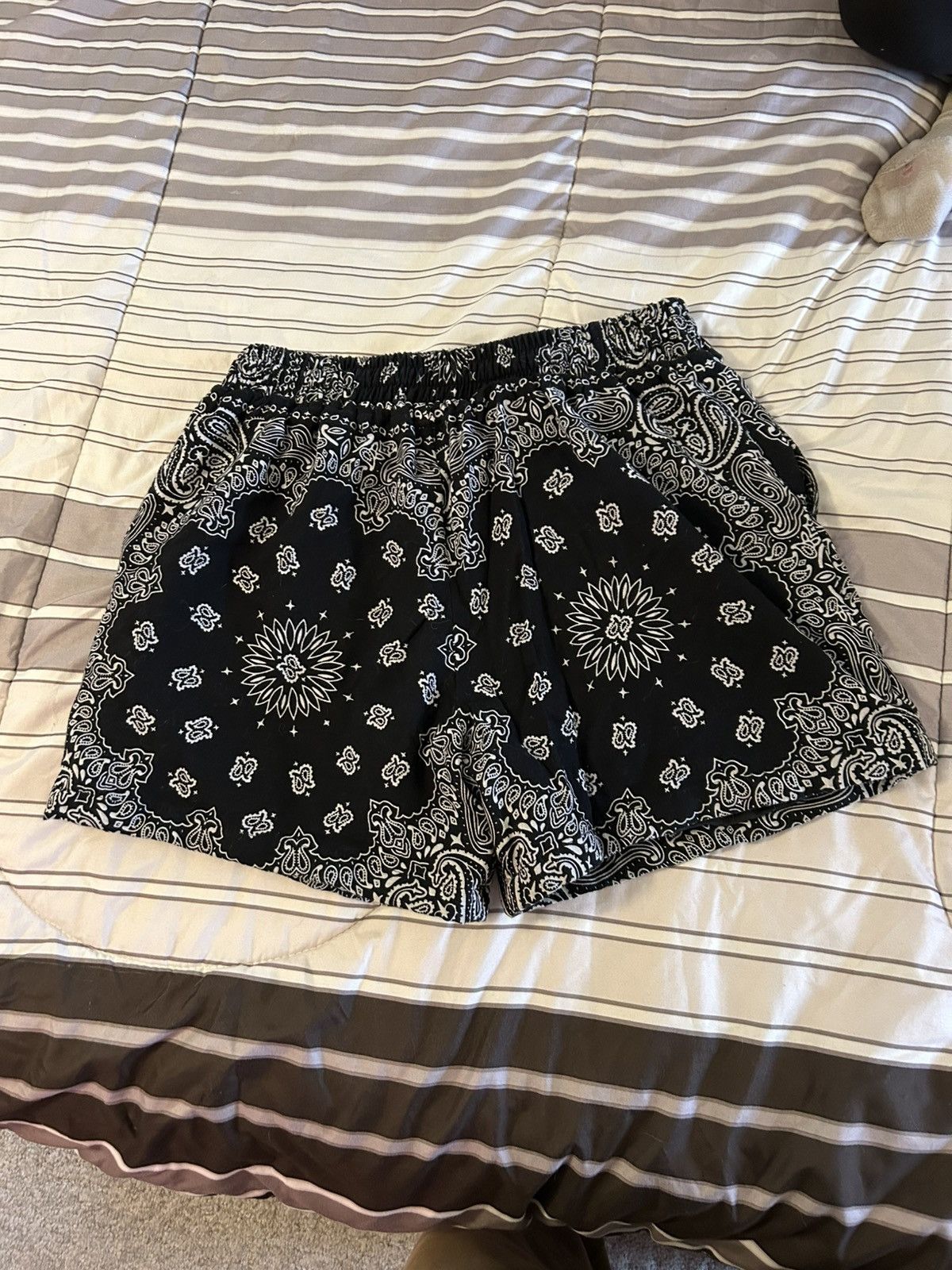 Other Lise Laboratory “Black Flame” Paisley Shorts Size US 36 / EU 52 - 2 Thumbnail