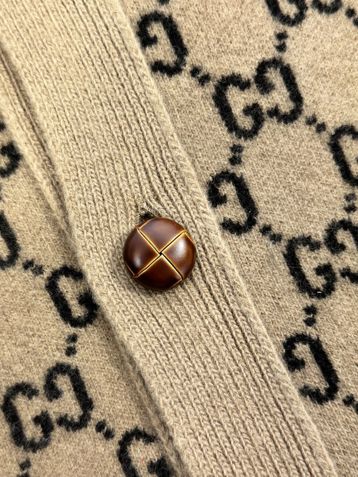 Gucci GG WOOL CARDIGAN Size US M / EU 48-50 / 2 - 4 Thumbnail